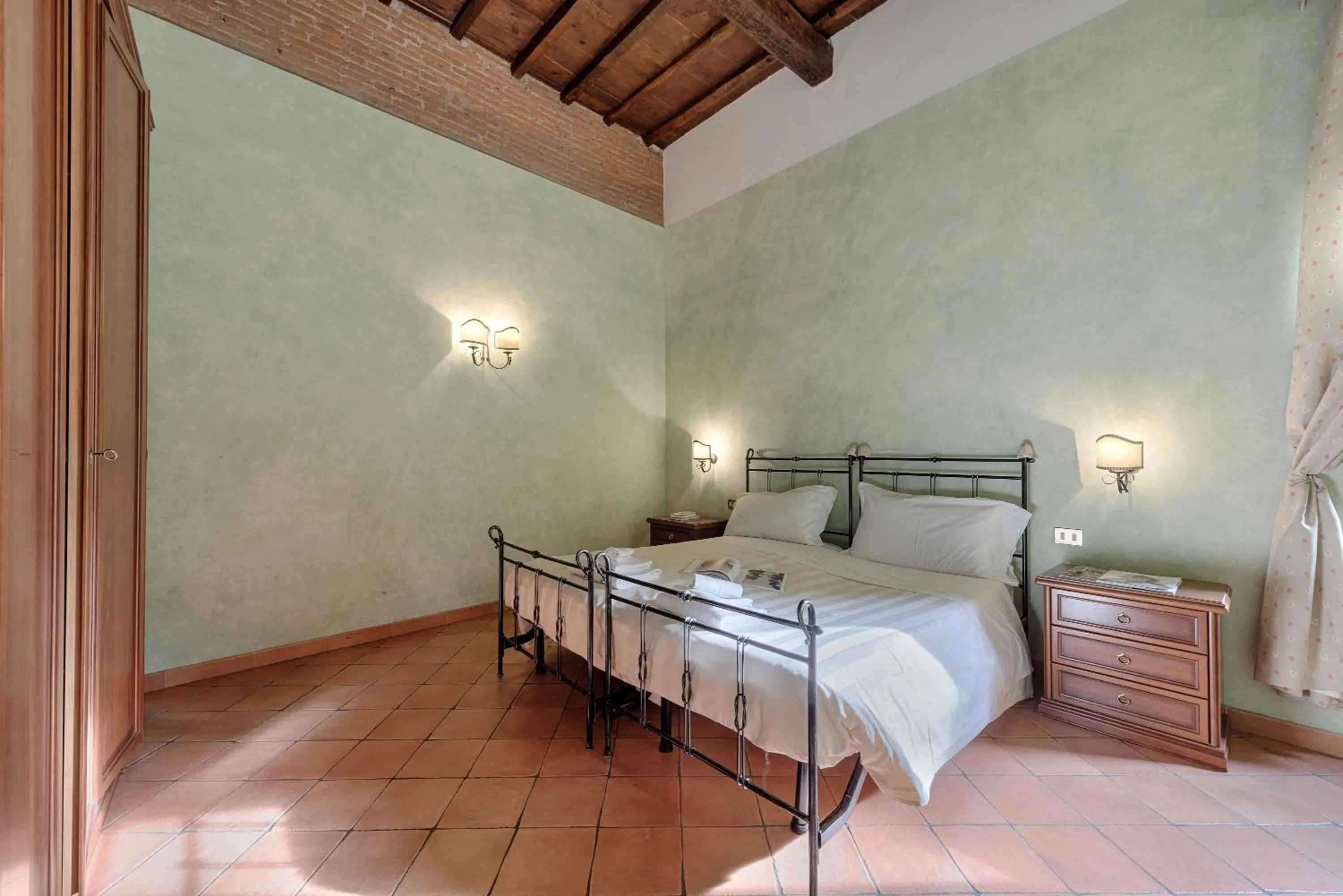 Bed in Central Strozzi by Mmega