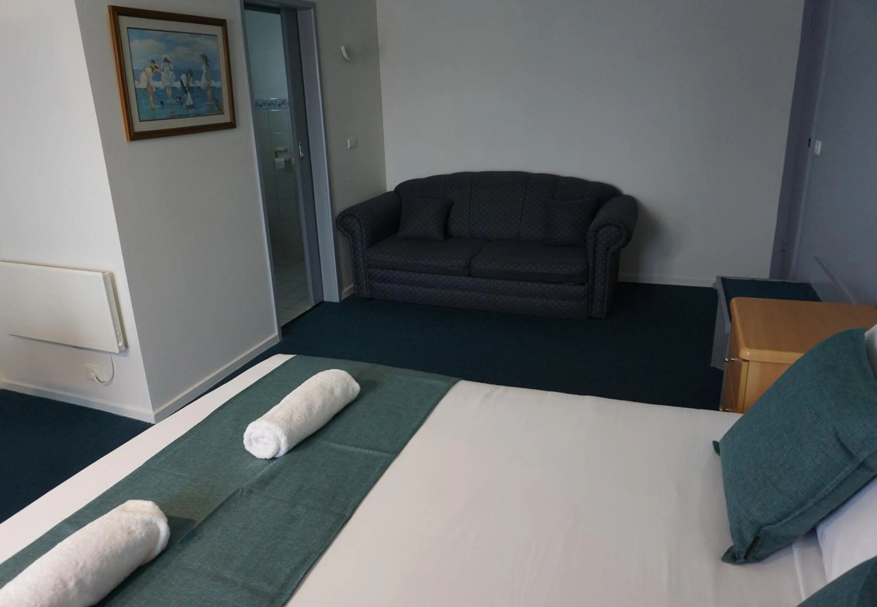 Bed in Central Motel Port Fairy