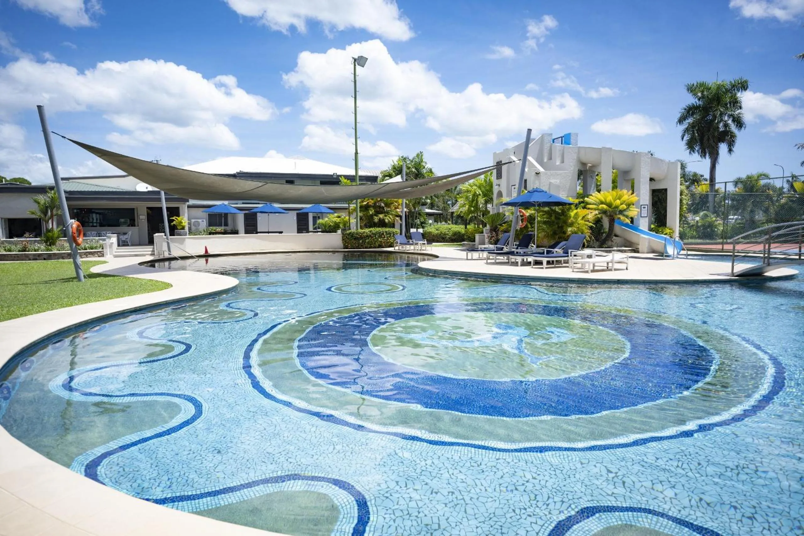 Swimming pool in Fiji Gateway Hotel