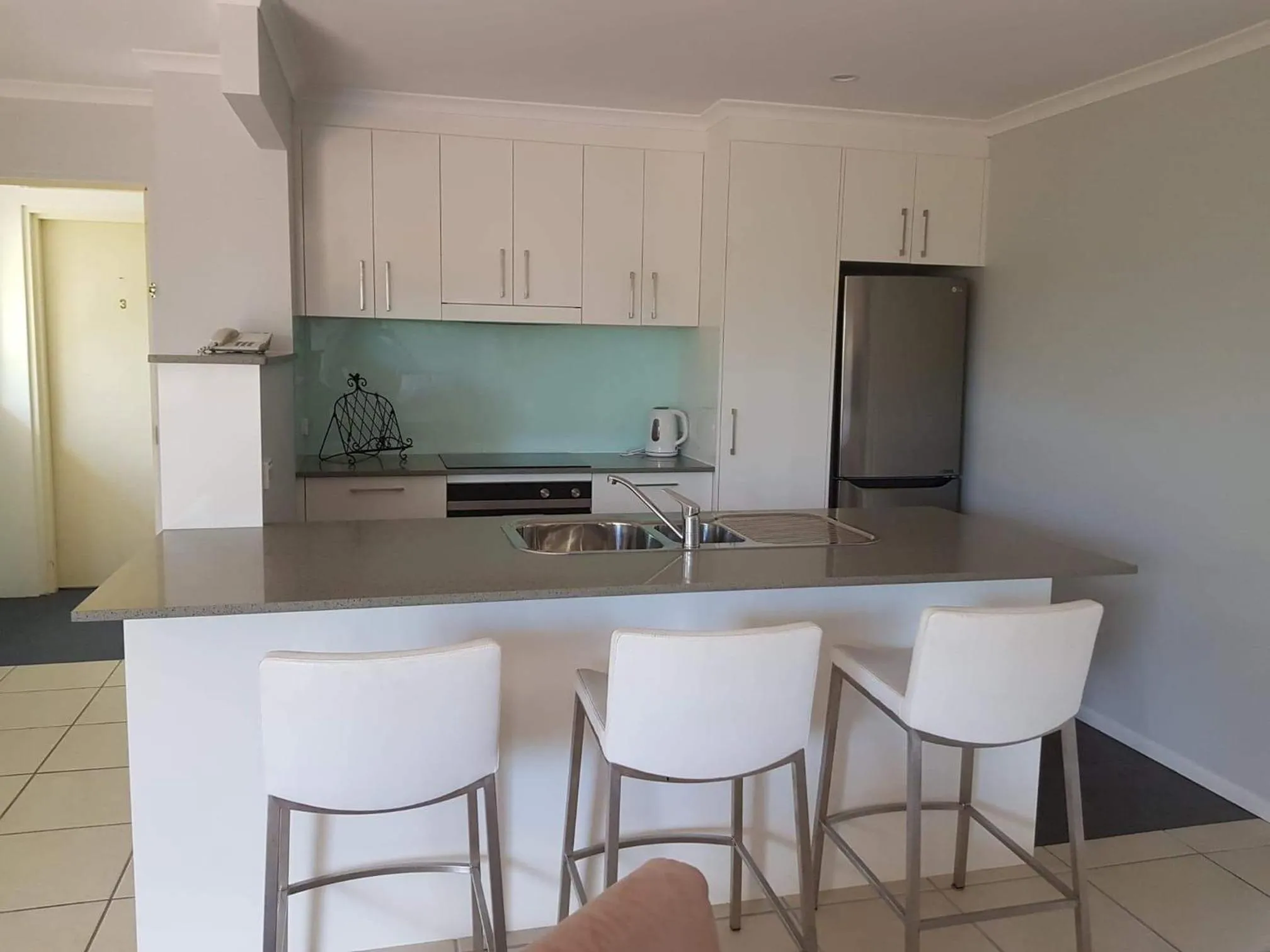 Kitchen or kitchenette in Coolum Beach Getaway Resort