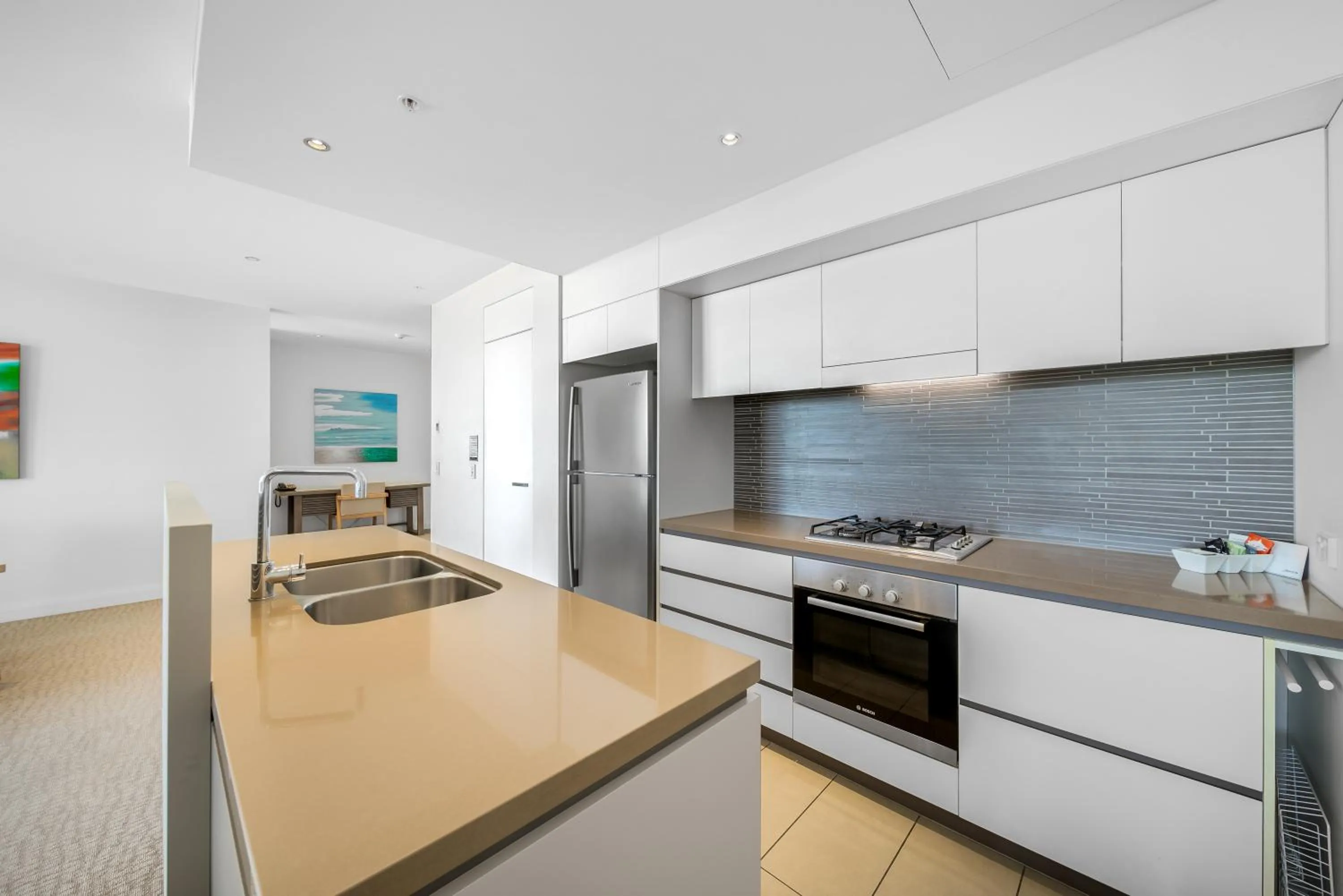 Kitchen or kitchenette in Oaks Redcliffe Mon Komo Suites