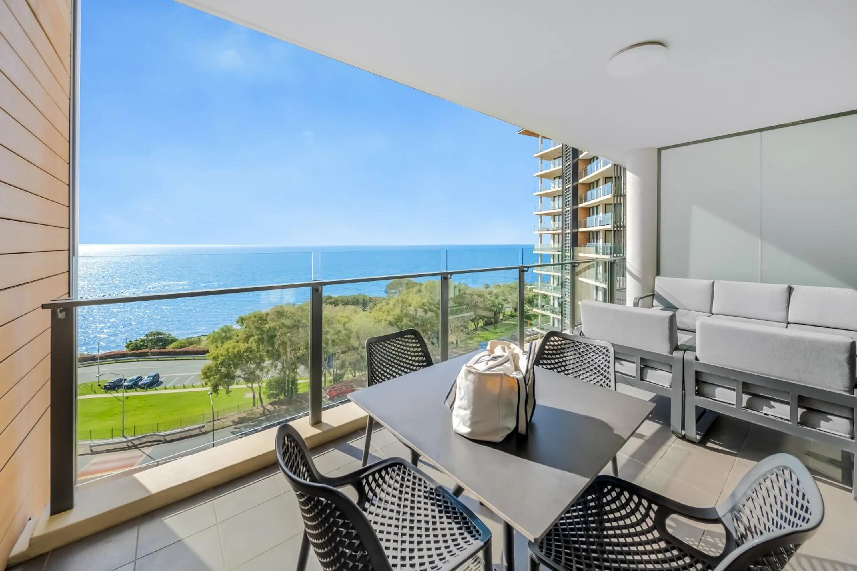Balcony/Terrace in Oaks Redcliffe Mon Komo Suites