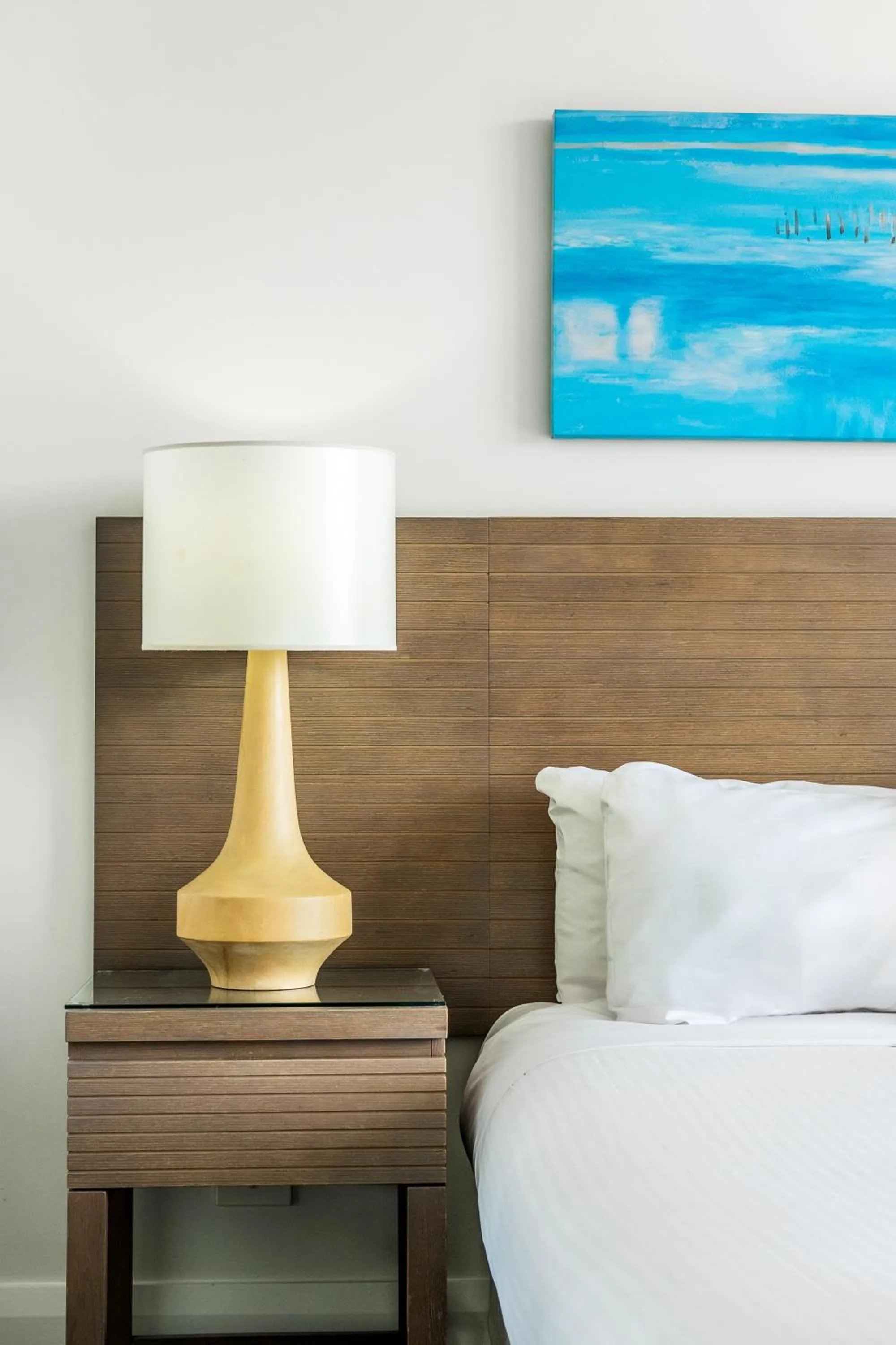 Bed in Oaks Redcliffe Mon Komo Suites