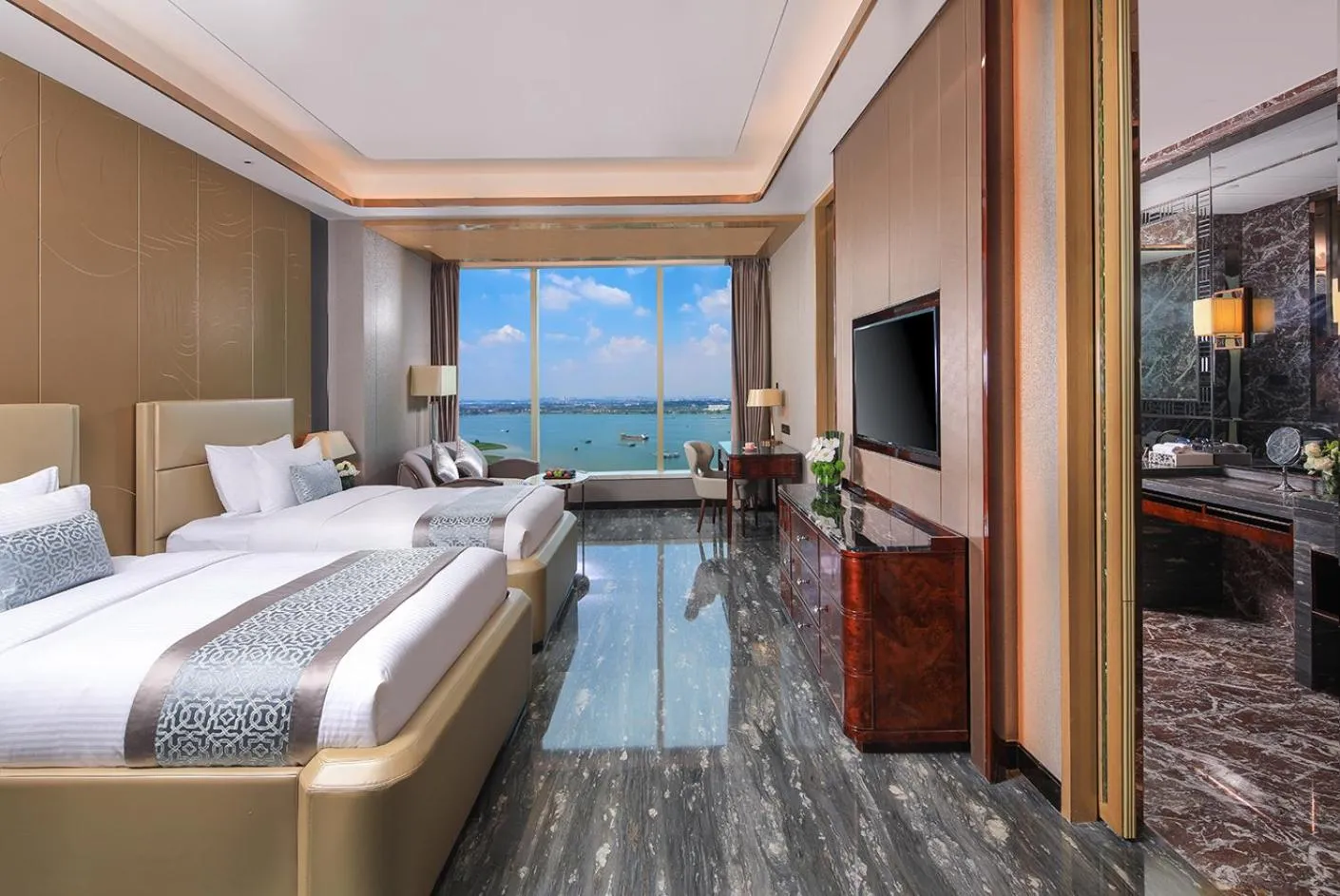 Photo of the whole room, Bed in Wyndham Grand Foshan Gaoming