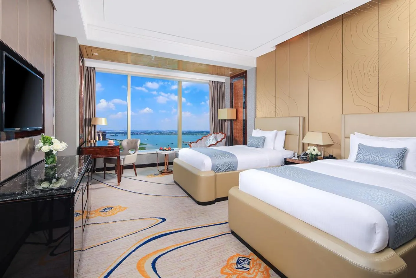 Photo of the whole room, Bed in Wyndham Grand Foshan Gaoming