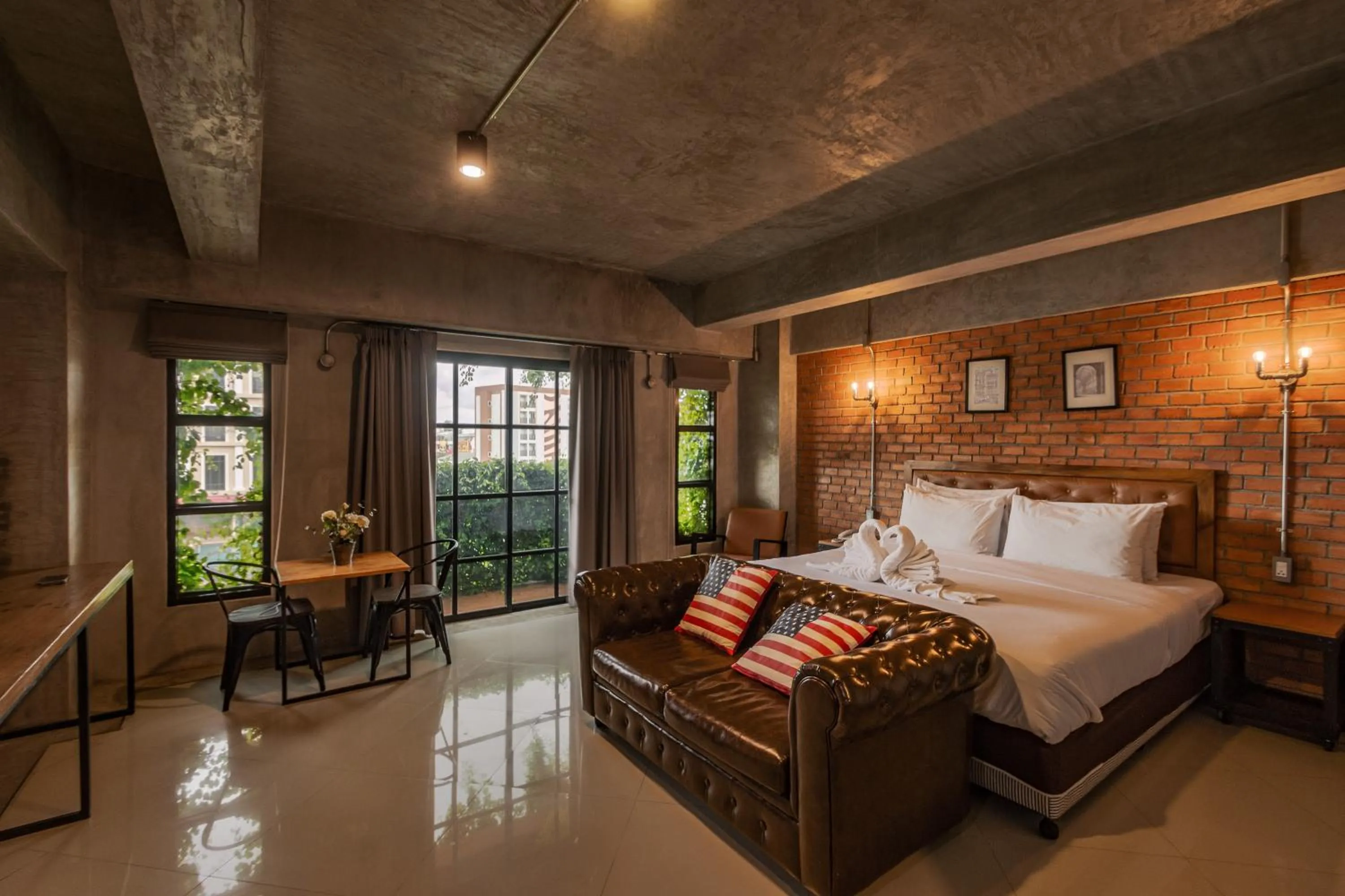 Bedroom, Bed in The Old Inn