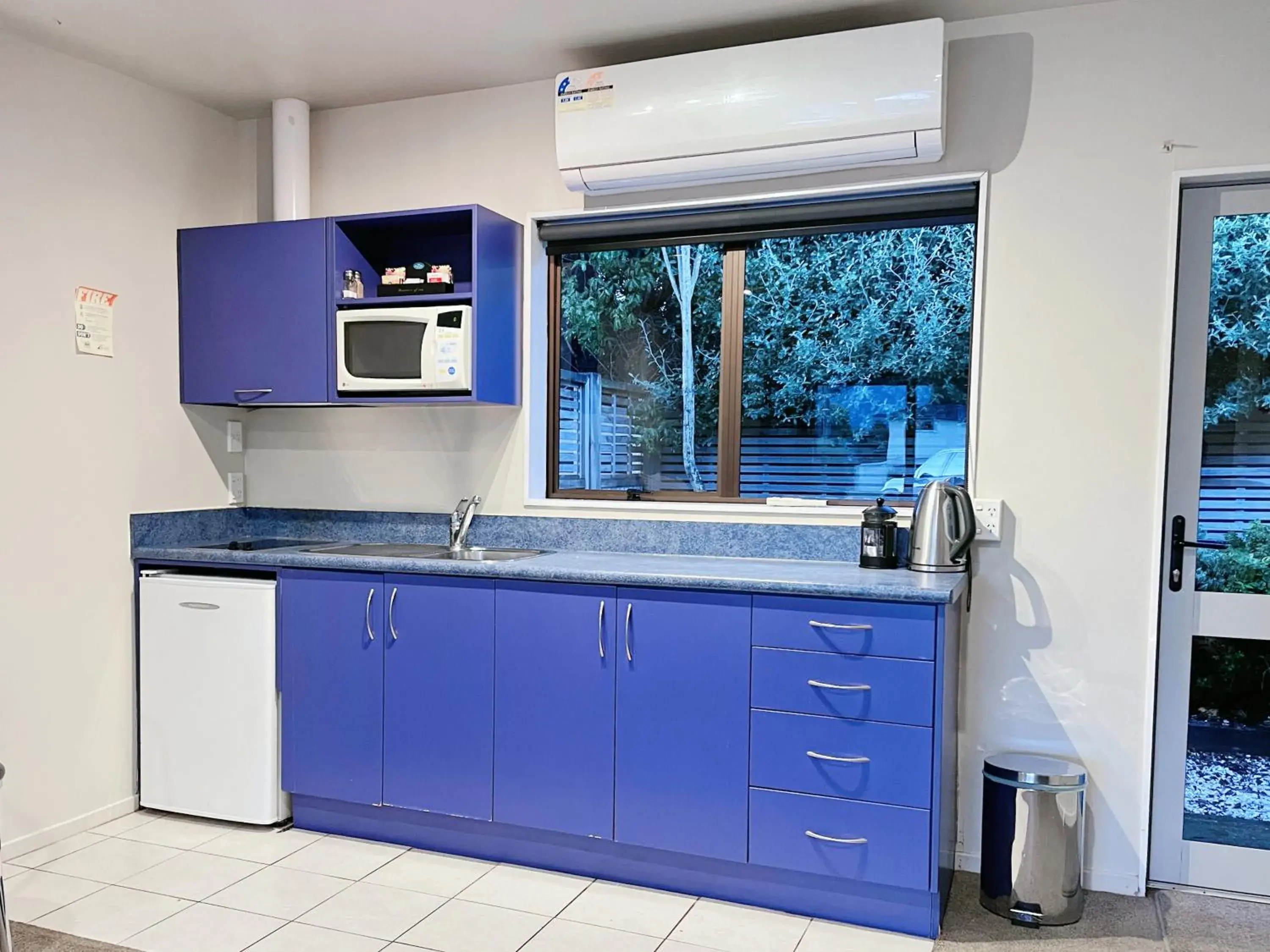 Studio with Spa Bath in Anchorage Motel Apartments Studio with Spa Bath in Anchorage Motel Apartments