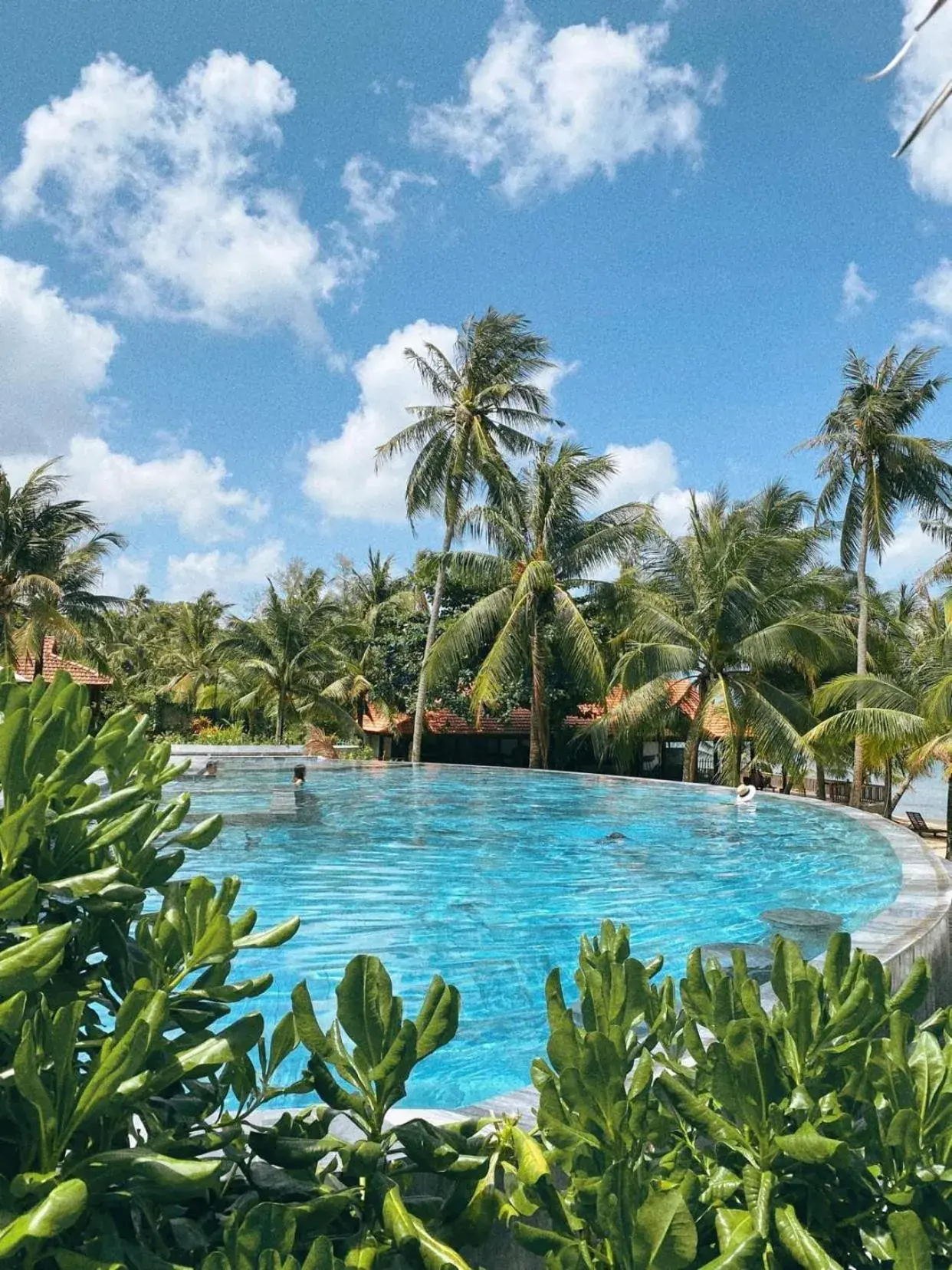 Pool view in Thanh Kieu Beach Resort Pool view in Thanh Kieu Beach Resort