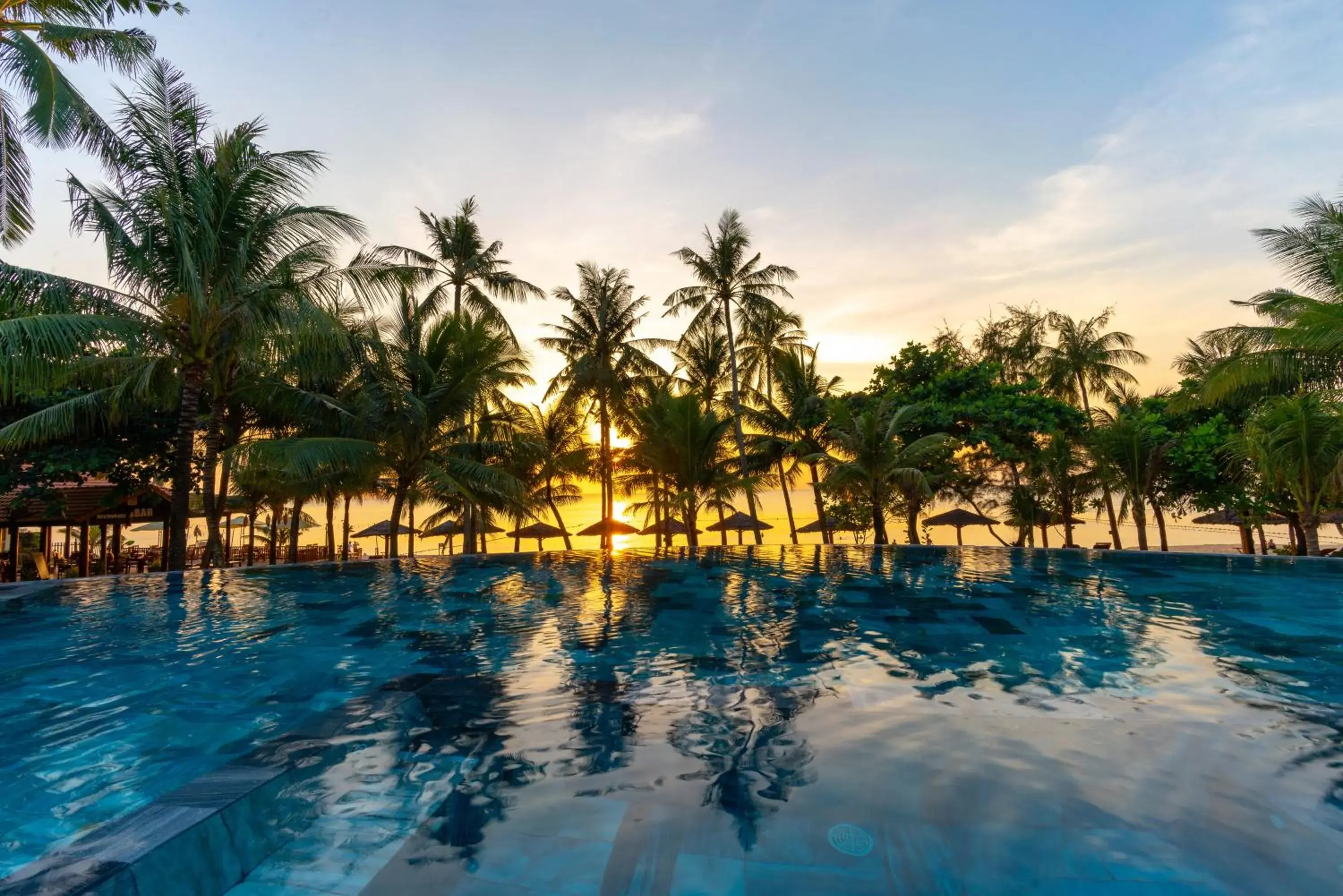 Swimming pool in Thanh Kieu Beach Resort Swimming pool in Thanh Kieu Beach Resort