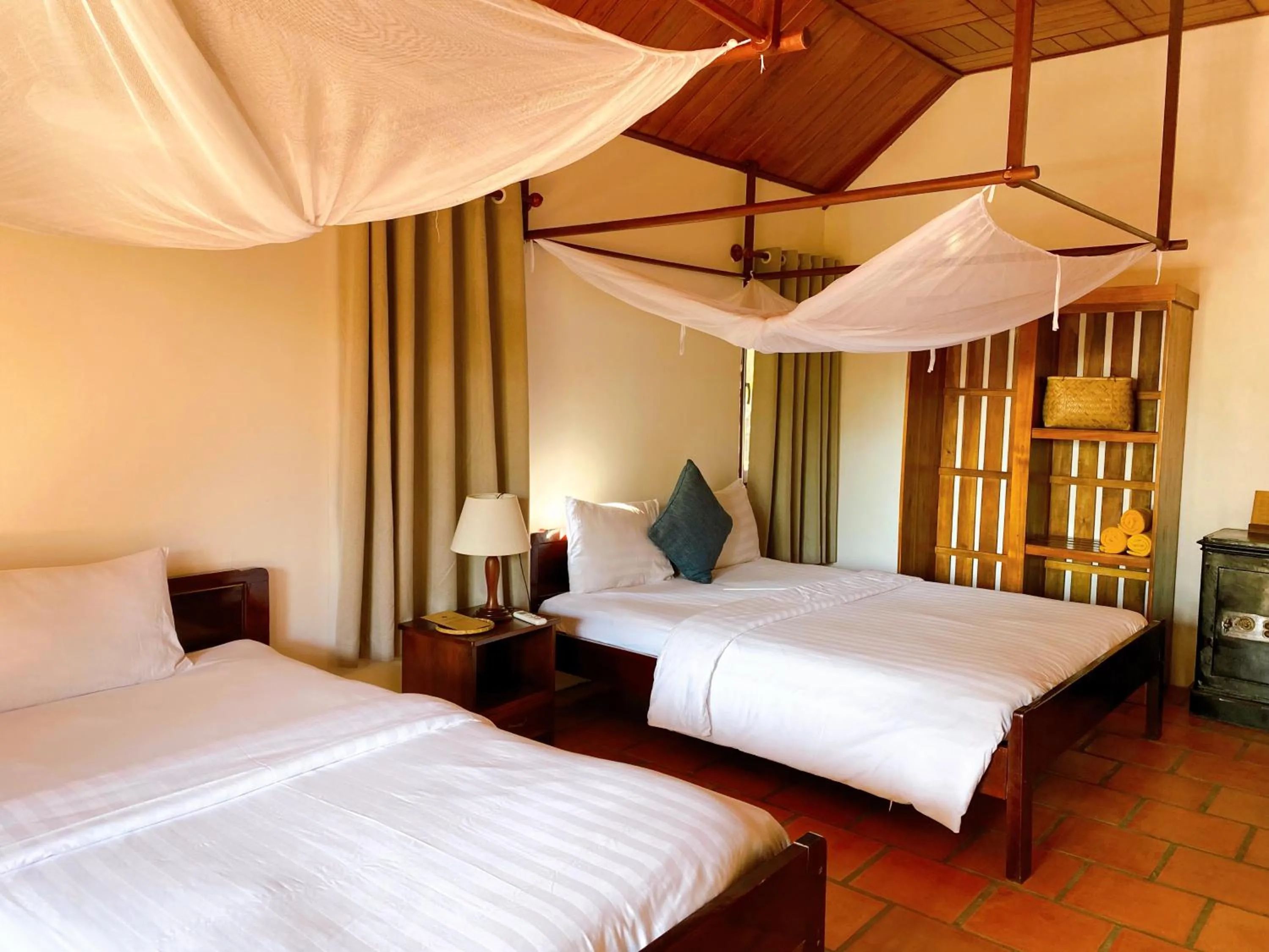 Bedroom, Bed in Thanh Kieu Beach Resort