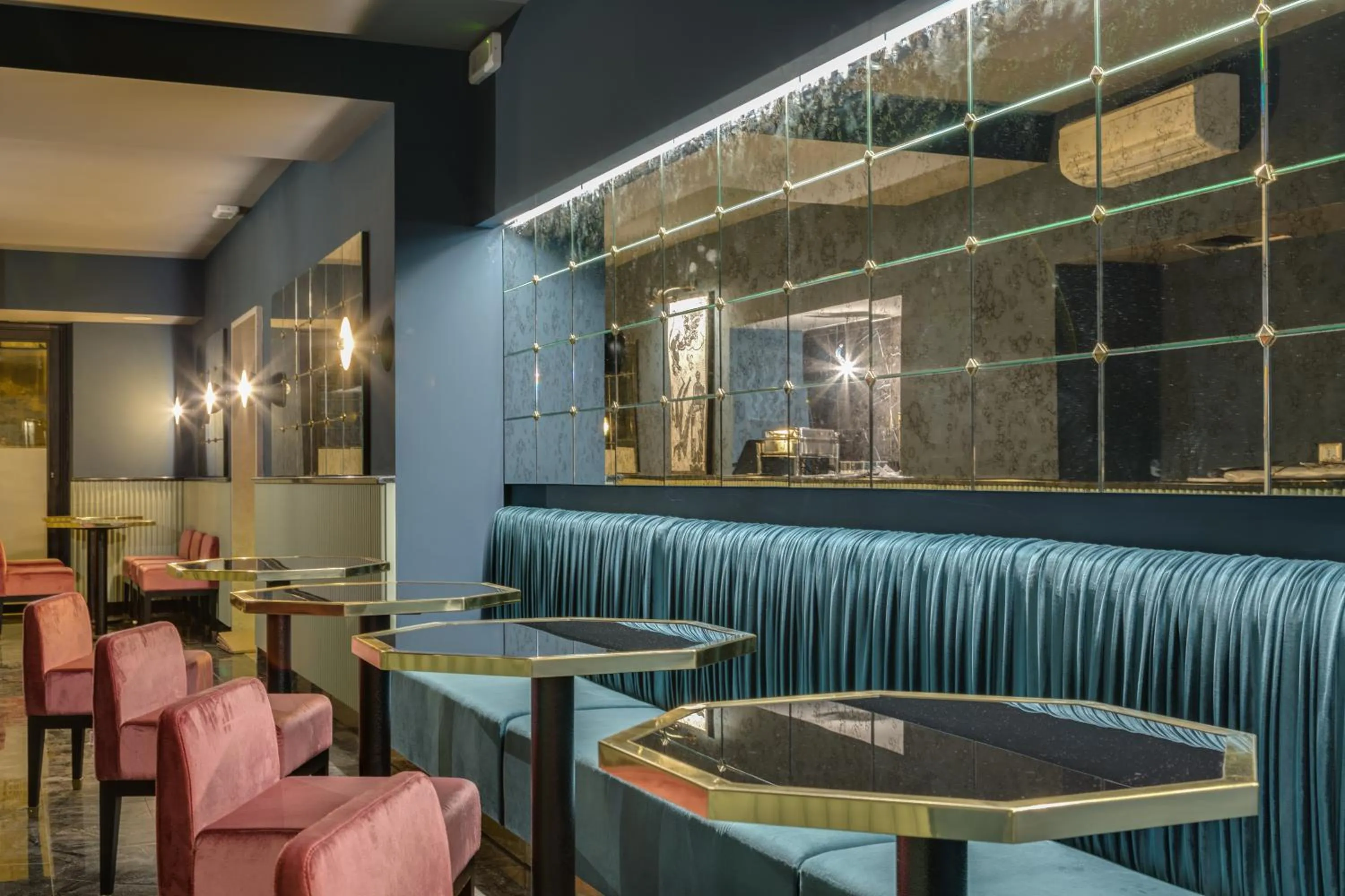 Restaurant/places to eat in Otivm Hotel