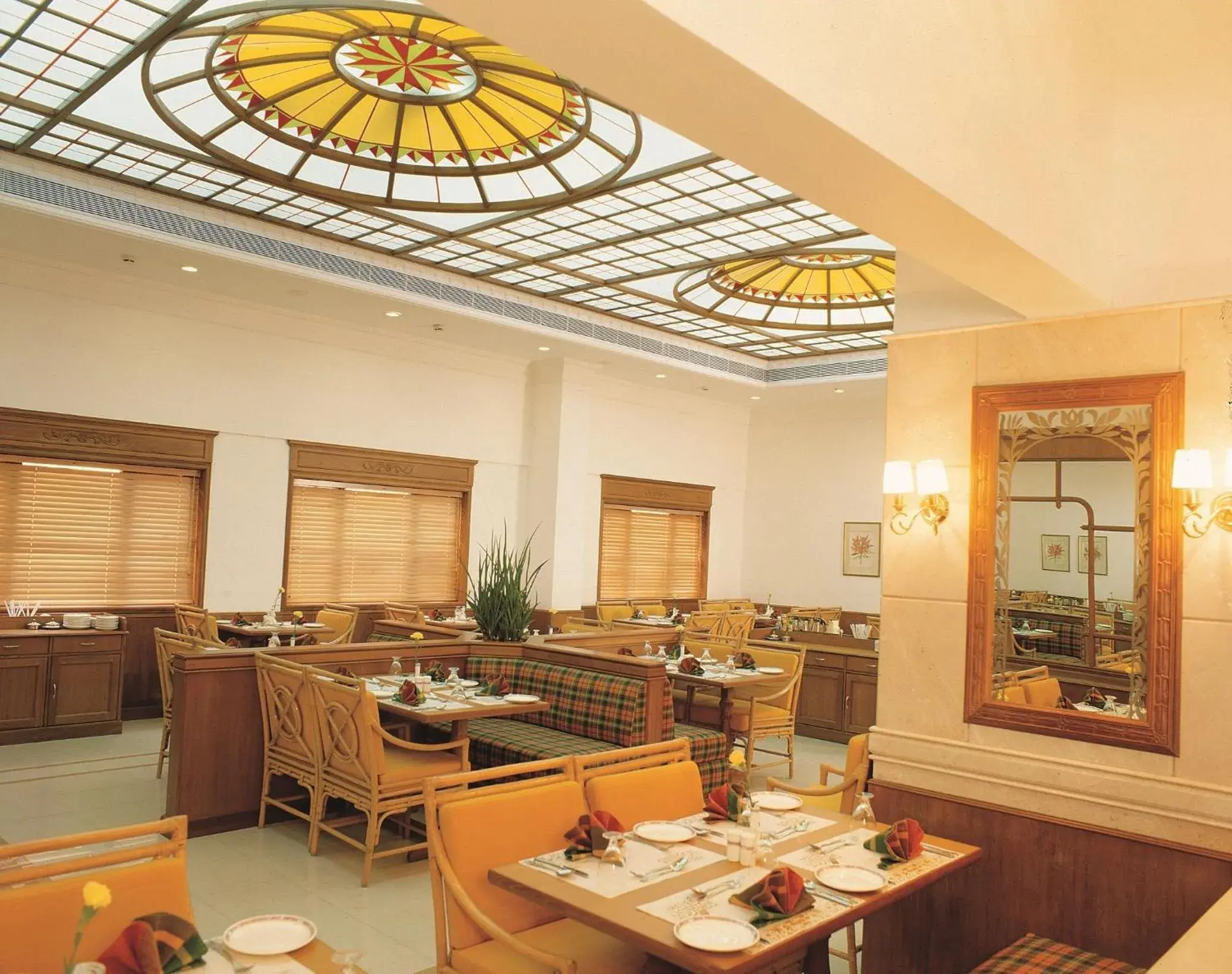 Restaurant/places to eat in Abad Atrium Restaurant/places to eat in Abad Atrium