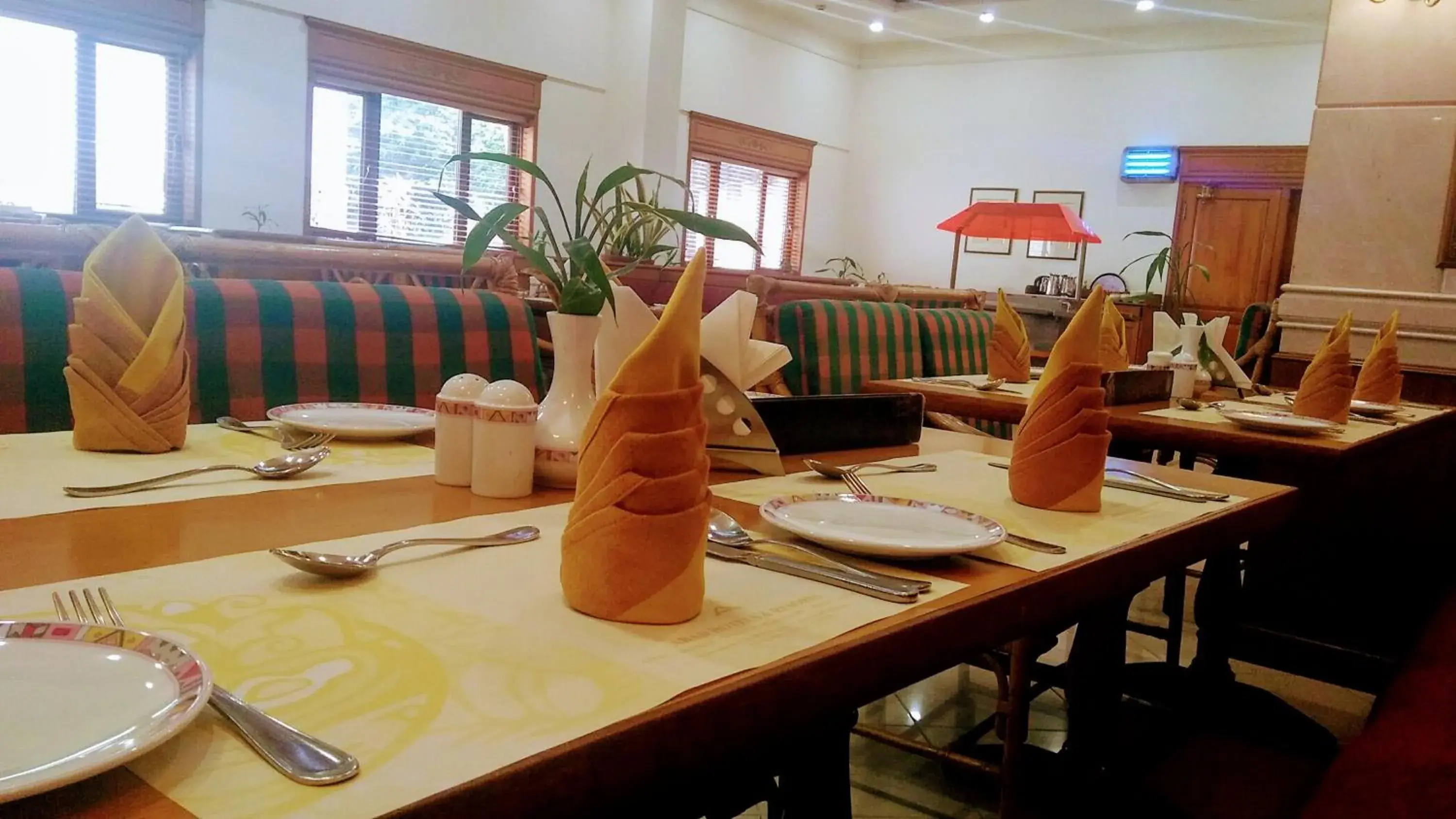 Restaurant/places to eat in Abad Atrium Restaurant/places to eat in Abad Atrium