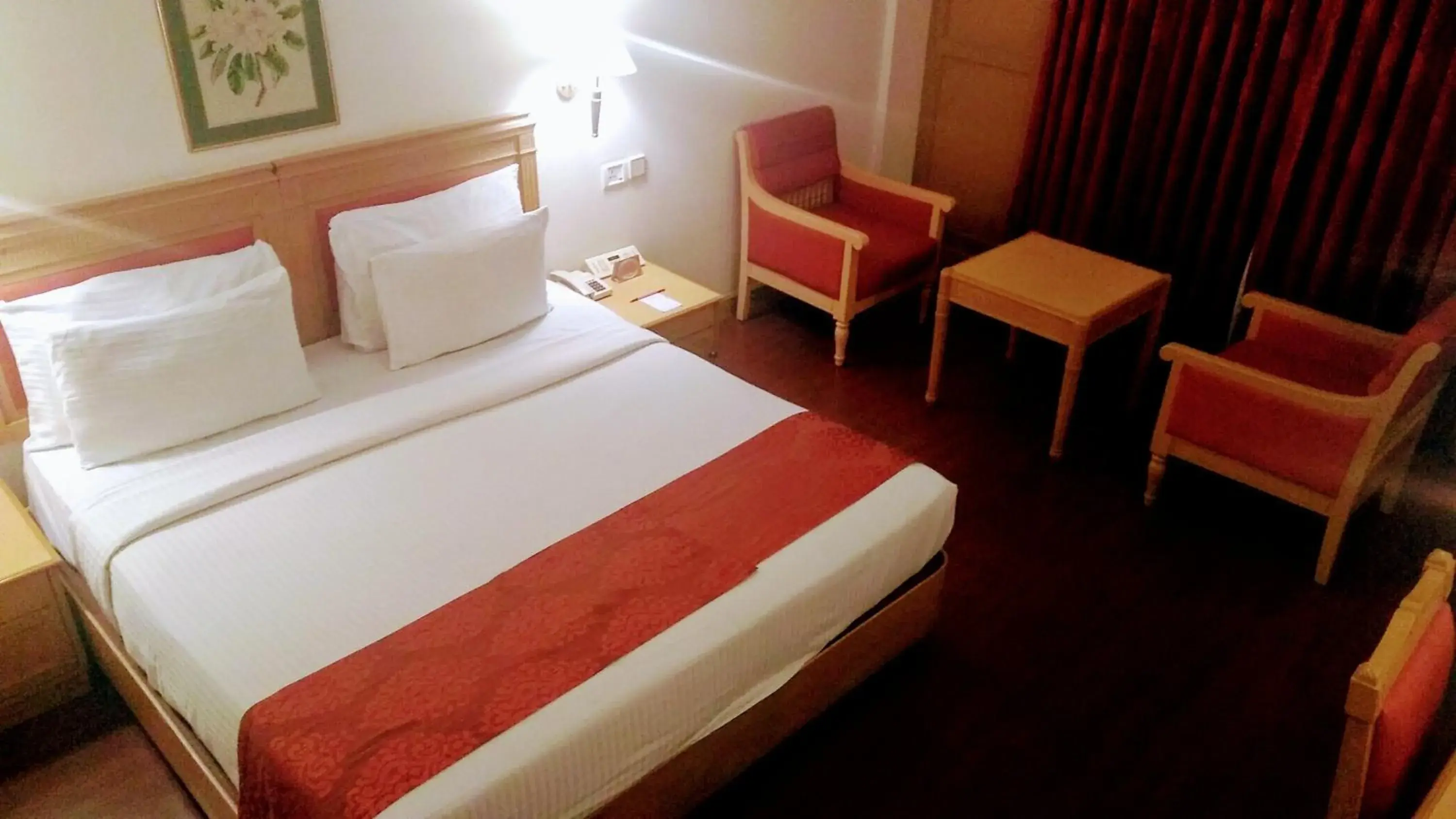 Photo of the whole room, Bed in Abad Atrium Photo of the whole room, Bed in Abad Atrium