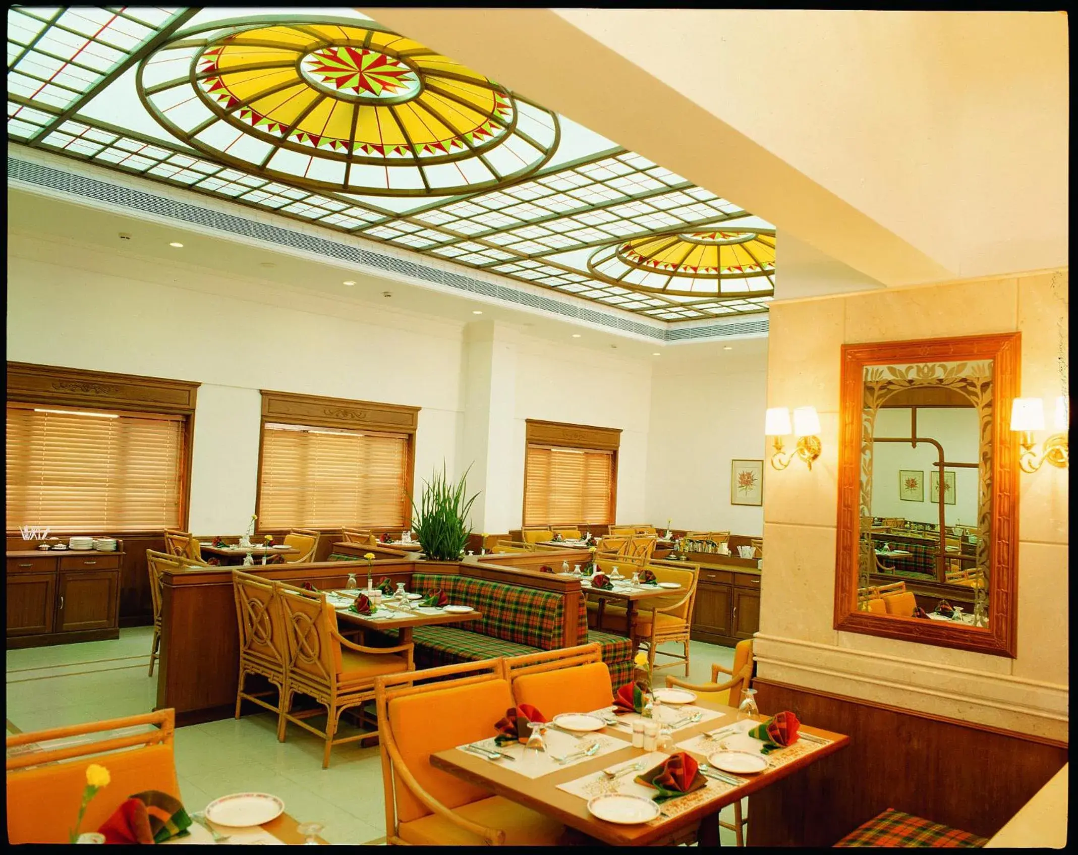 Restaurant/places to eat in Abad Atrium Restaurant/places to eat in Abad Atrium