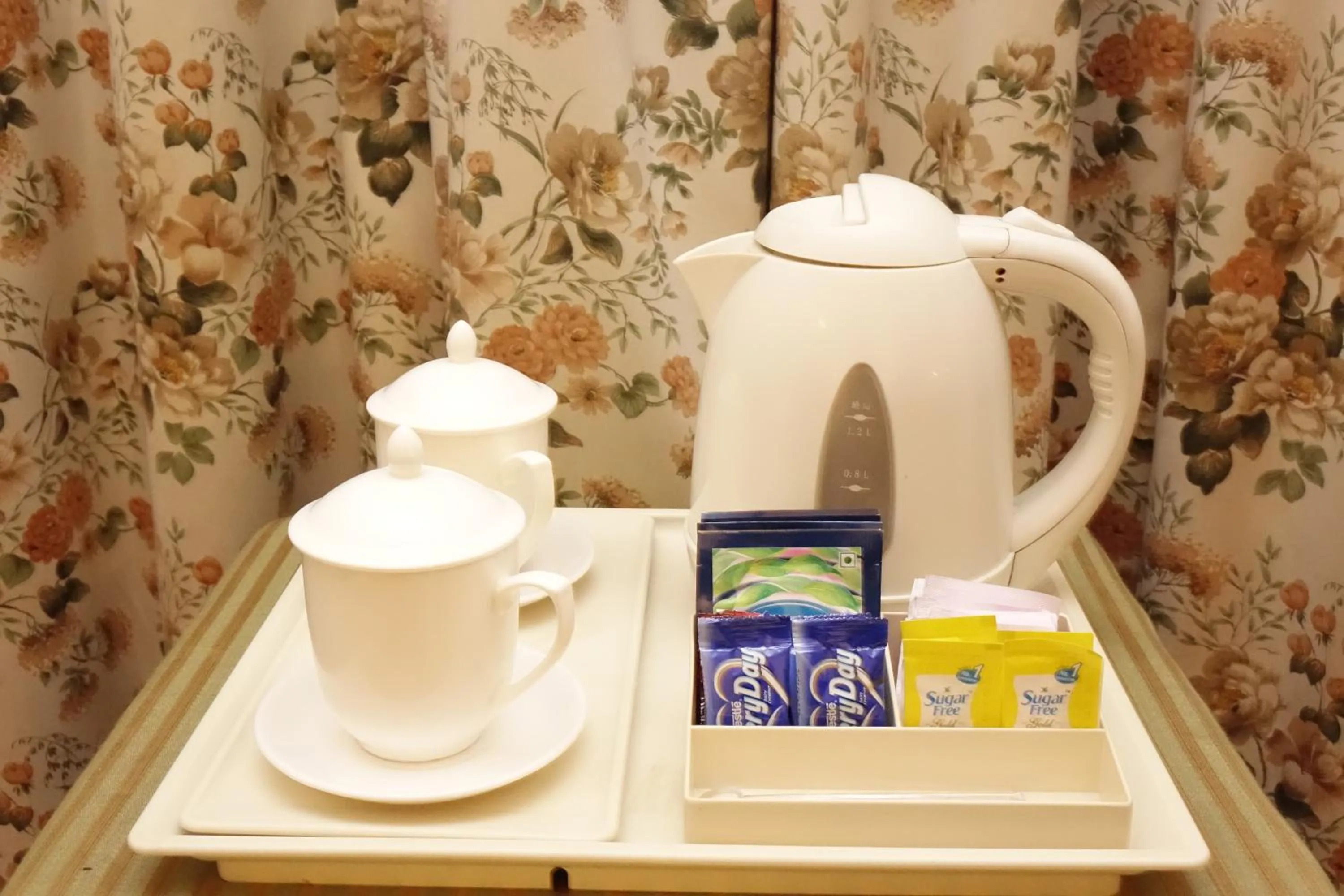 Coffee/tea facilities in Abad Atrium