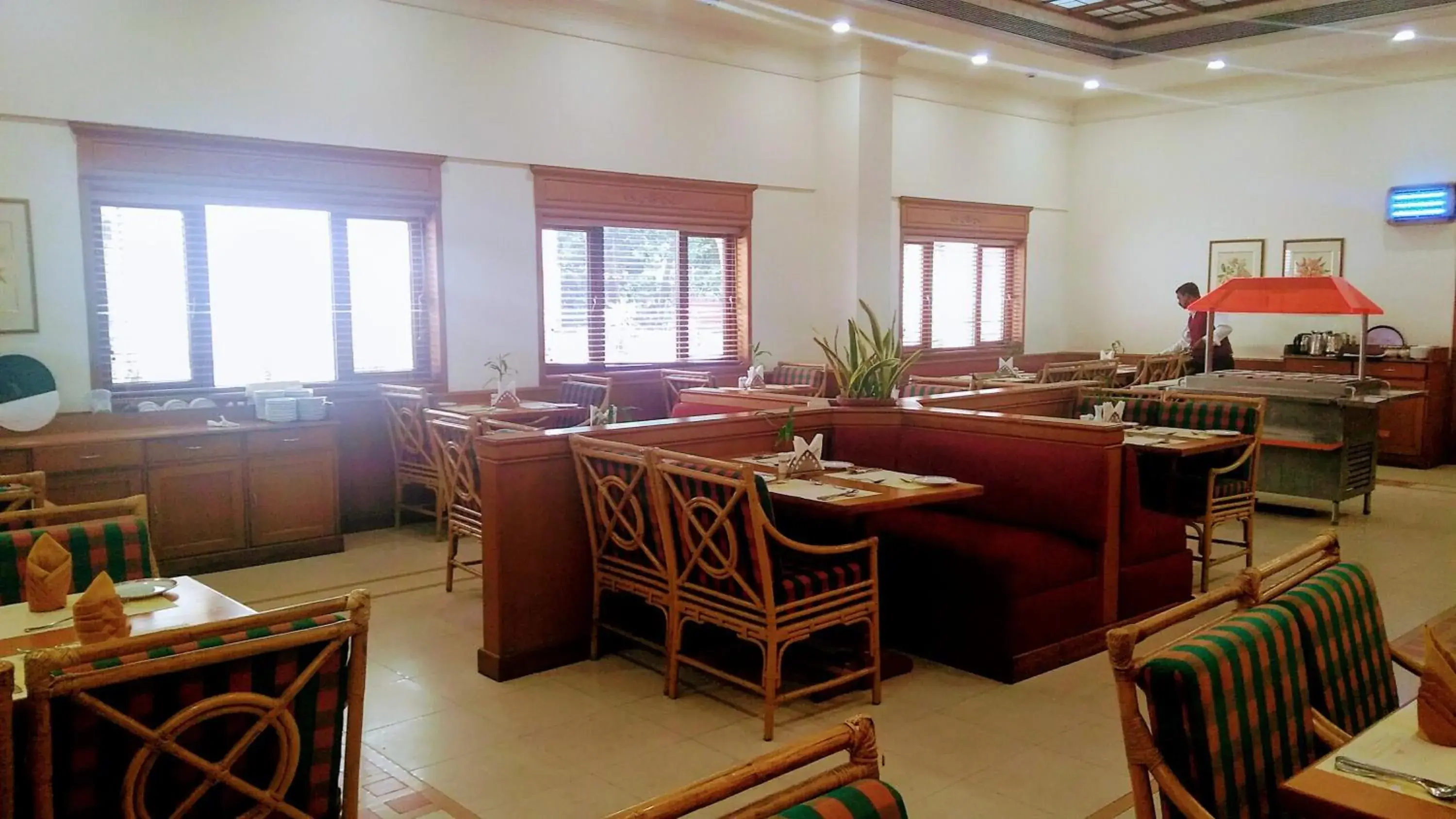 Restaurant/places to eat in Abad Atrium Restaurant/places to eat in Abad Atrium