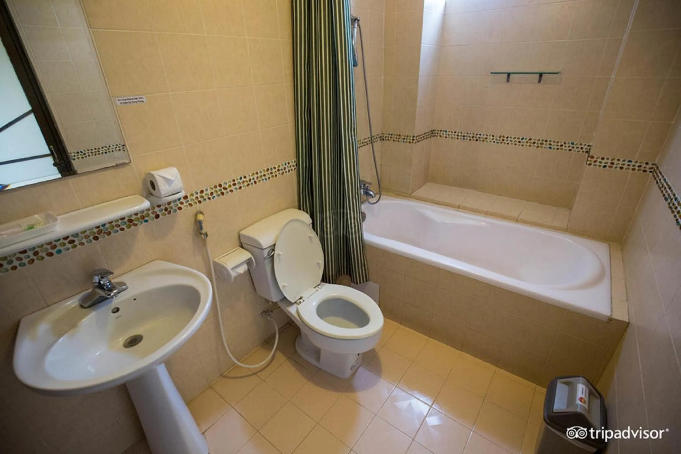 Bathroom in Khách sạn Minh Châu - Hòa Hưng