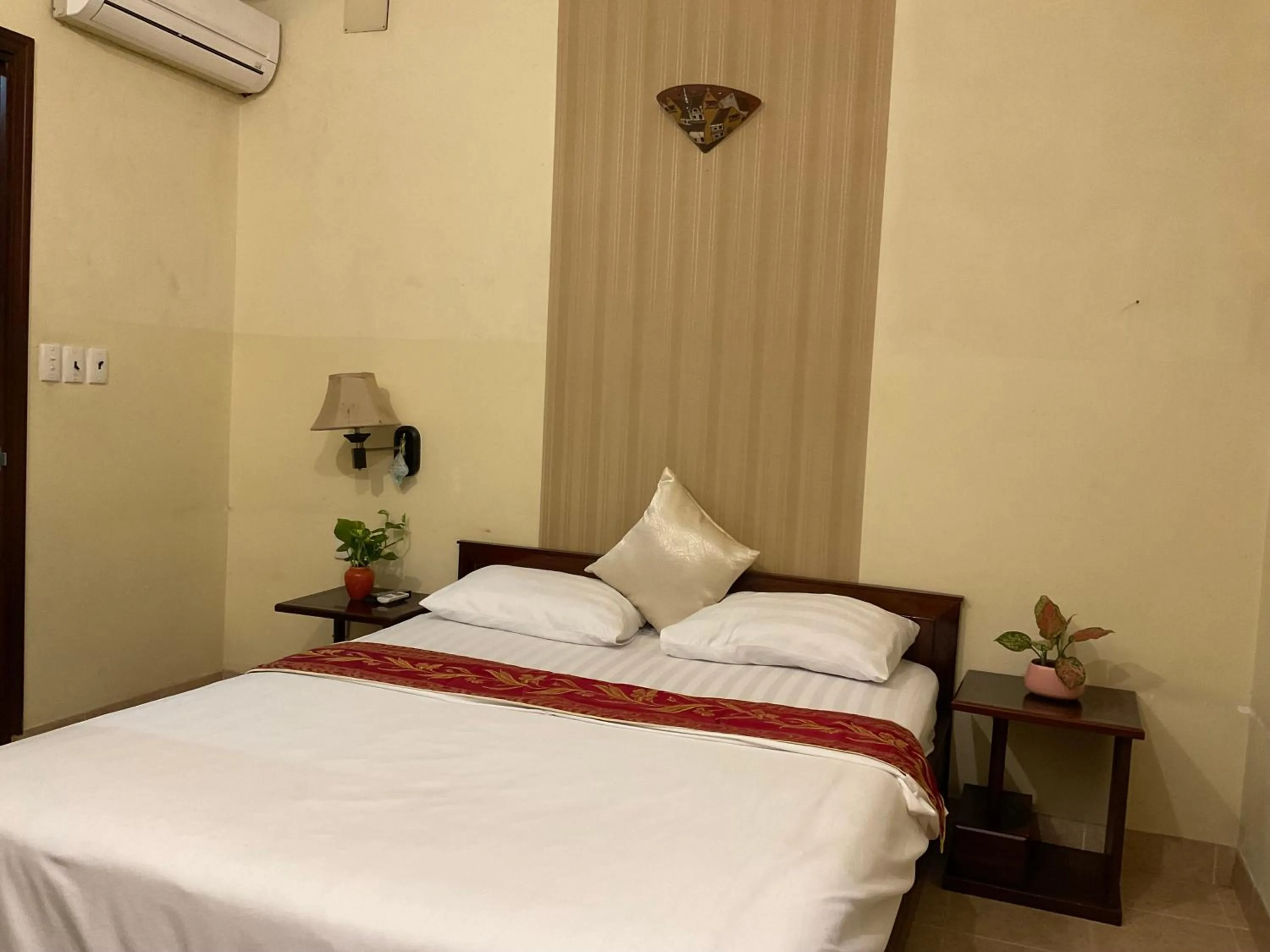 Bed in Khách sạn Minh Châu - Hòa Hưng