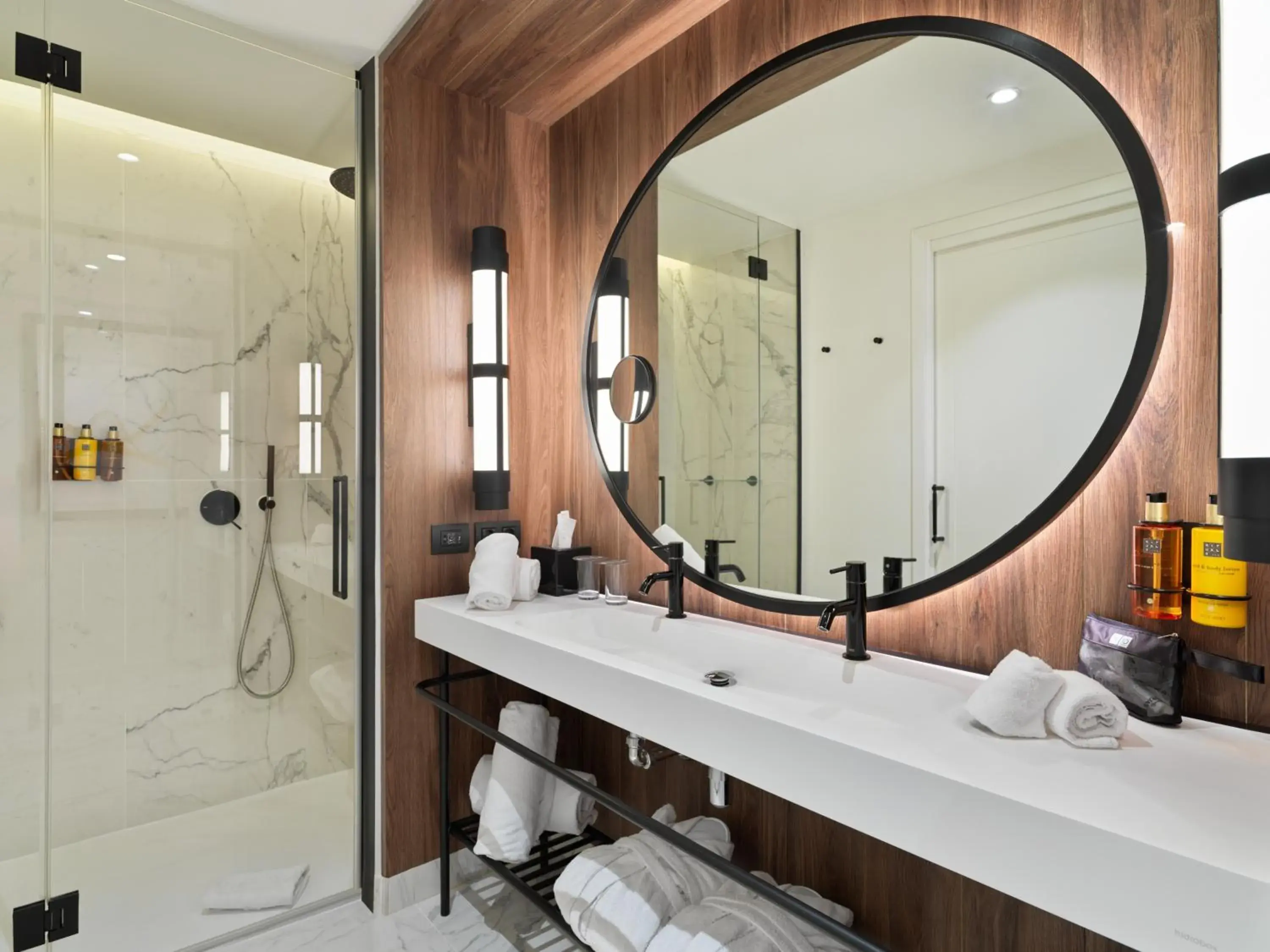 Bathroom in H10 Madison 4* Sup Bathroom in H10 Madison 4* Sup