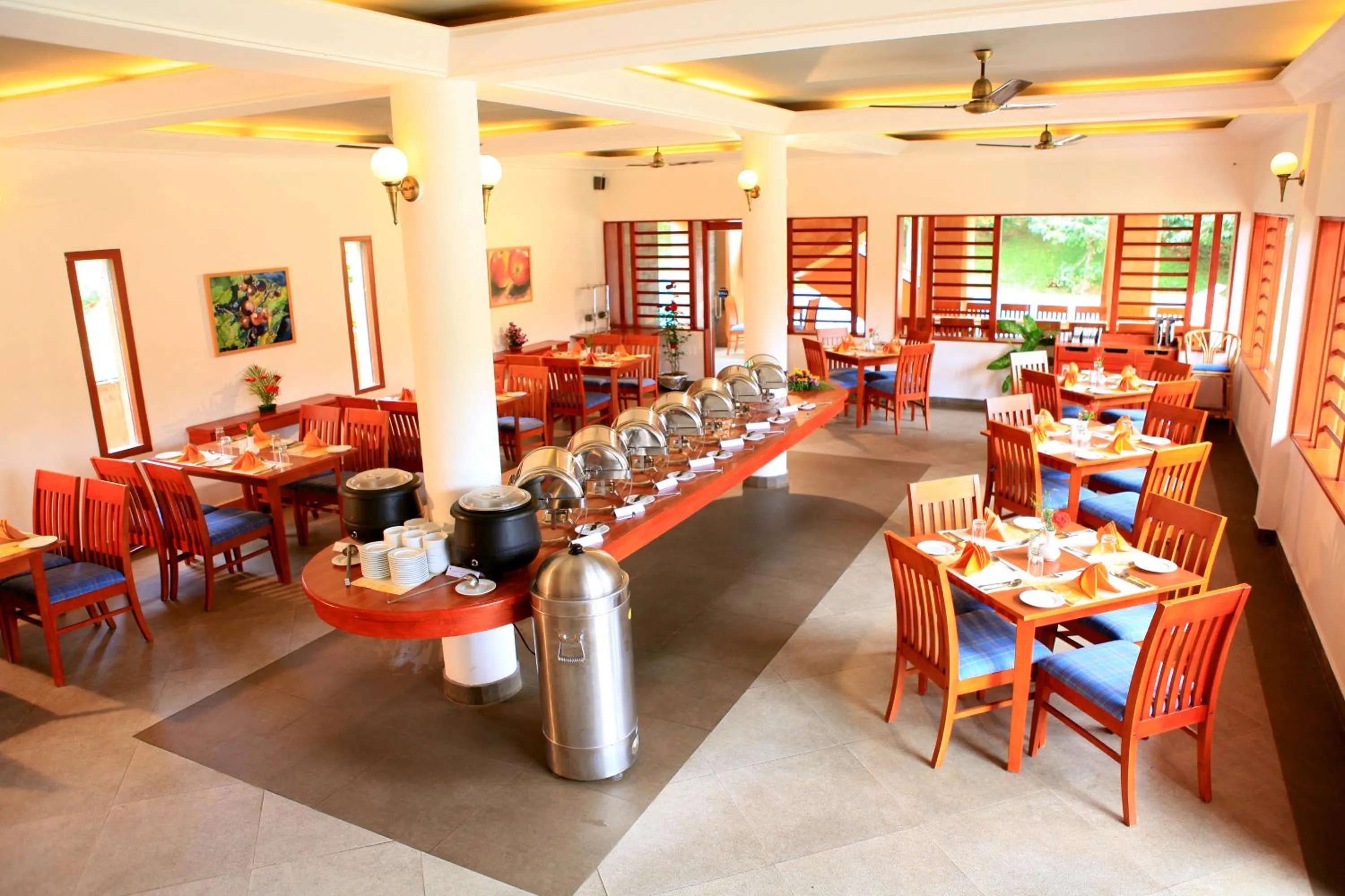 Restaurant/places to eat in Abad Green Forest Thekkady