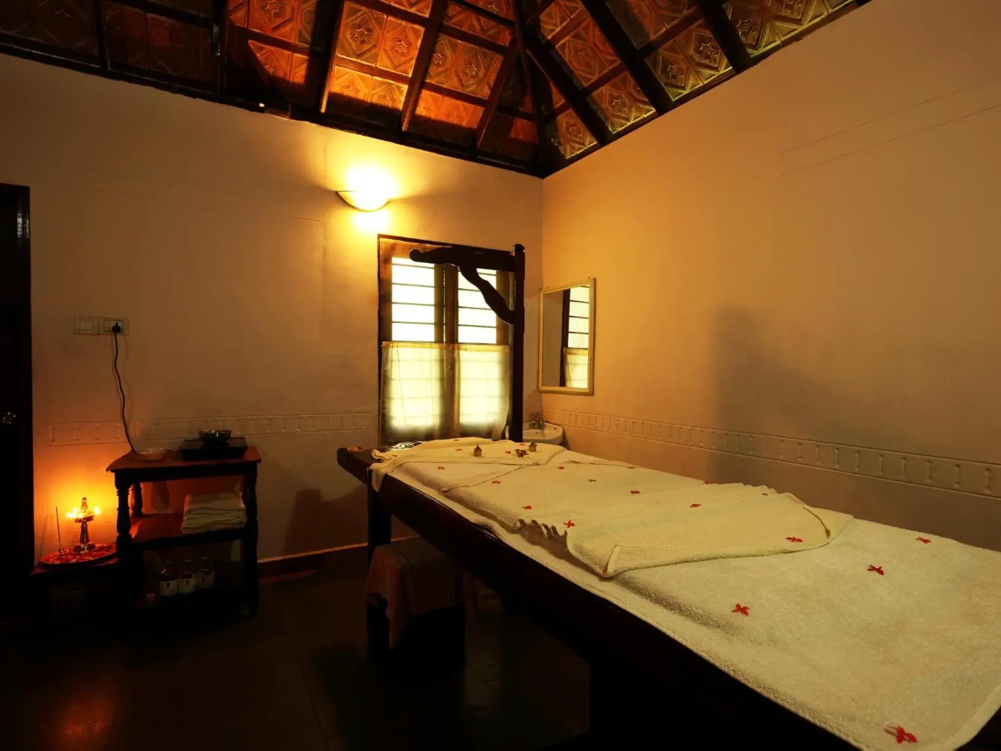 Spa and wellness centre/facilities, Bed in Abad Whispering Palms Spa and wellness centre/facilities, Bed in Abad Whispering Palms