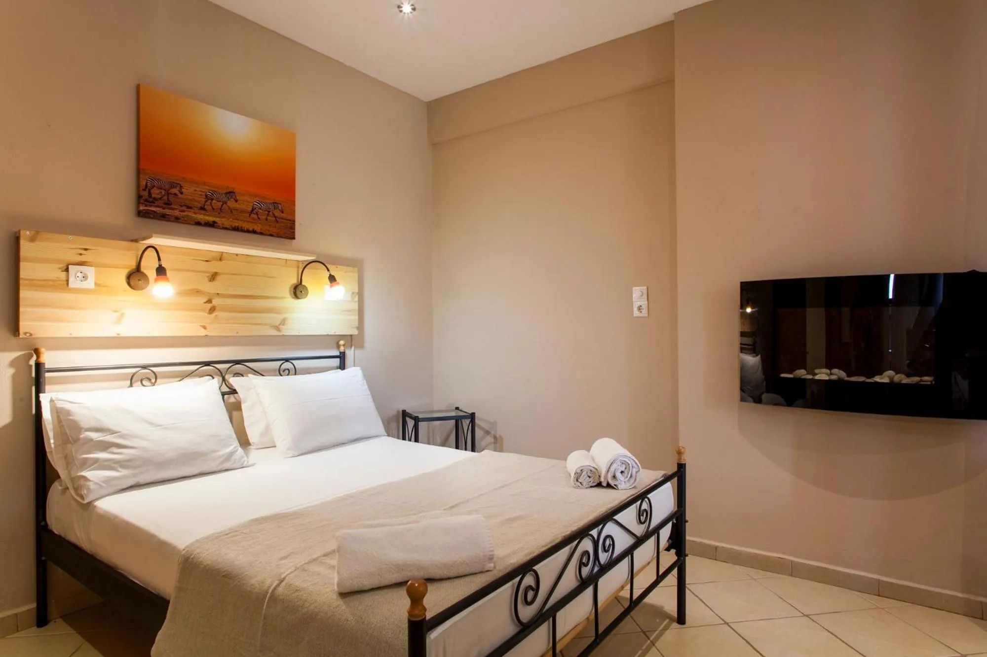 Bedroom, Bed in Estate Kares