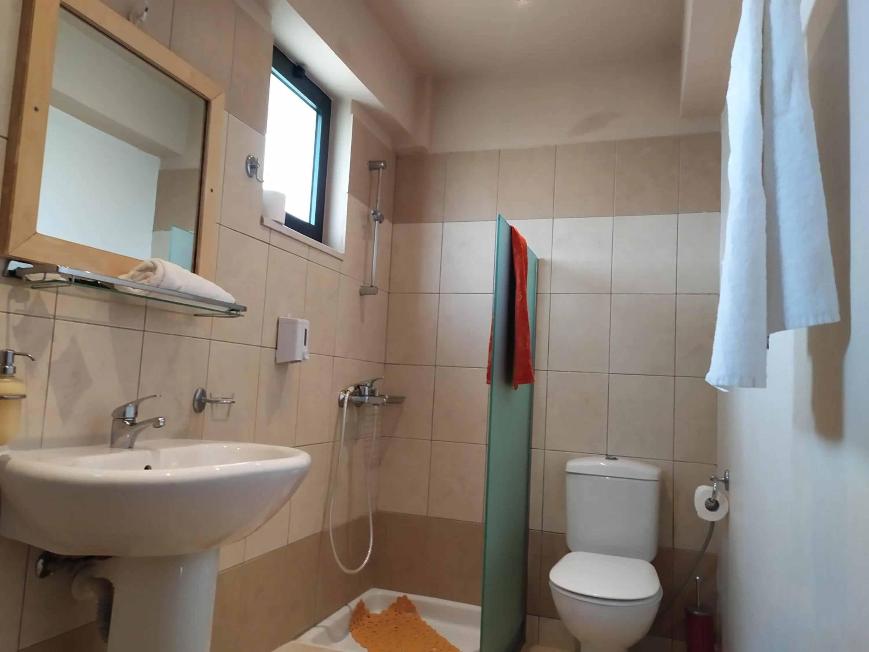 Bathroom in Estate Kares