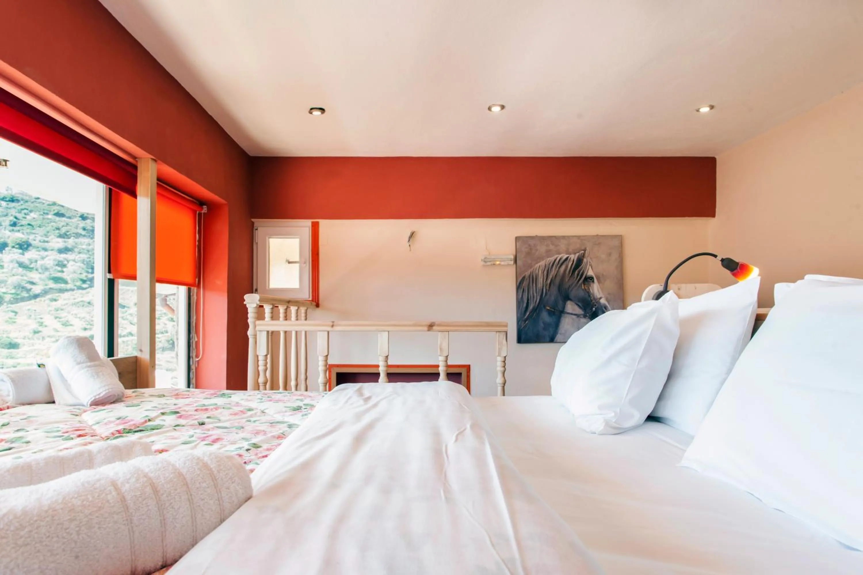 Bedroom, Bed in Estate Kares