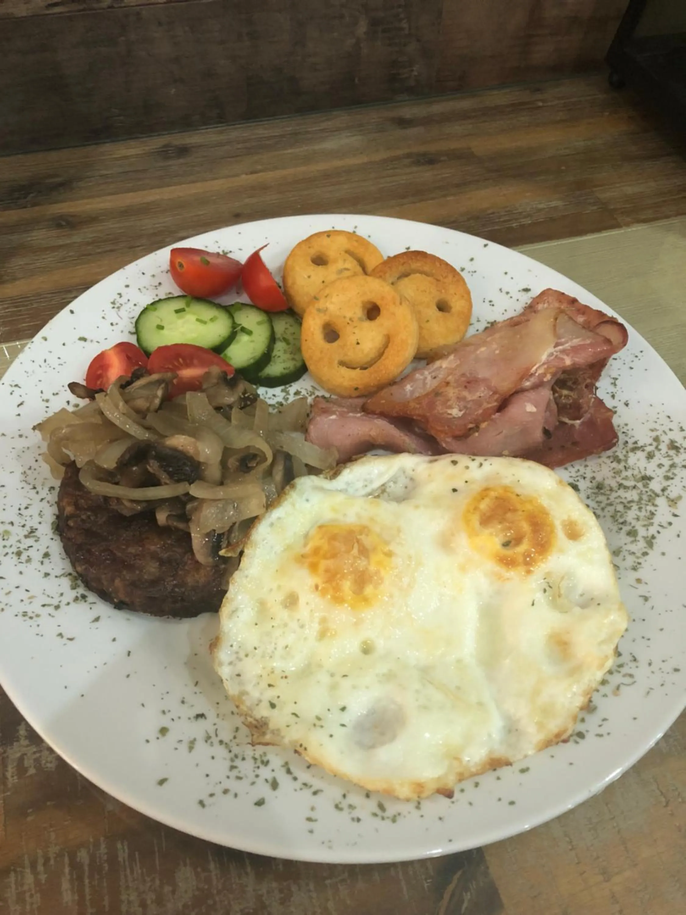 Food and drinks in Diamond Rose Guest House