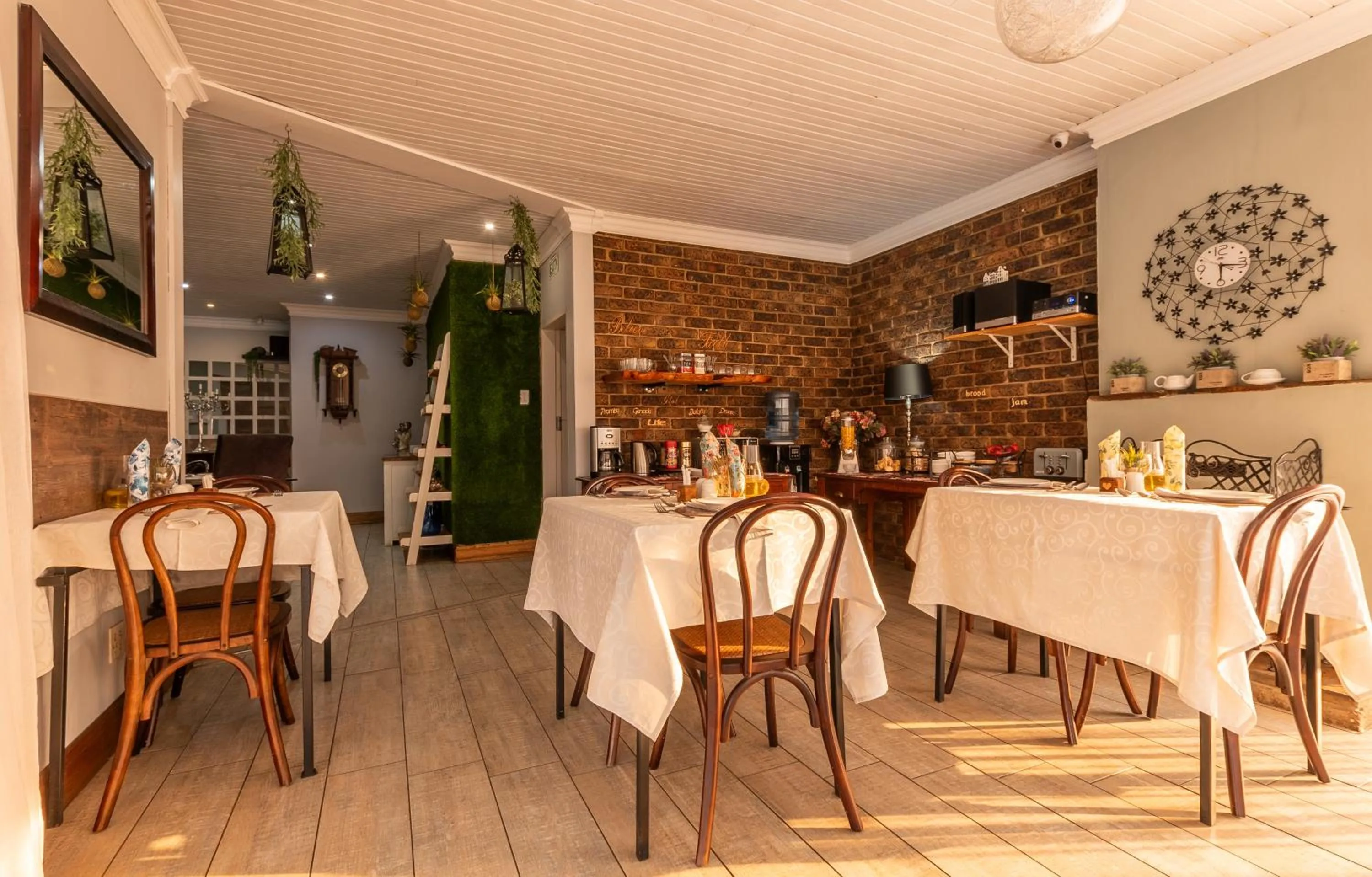 Dining area in Diamond Rose Guest House