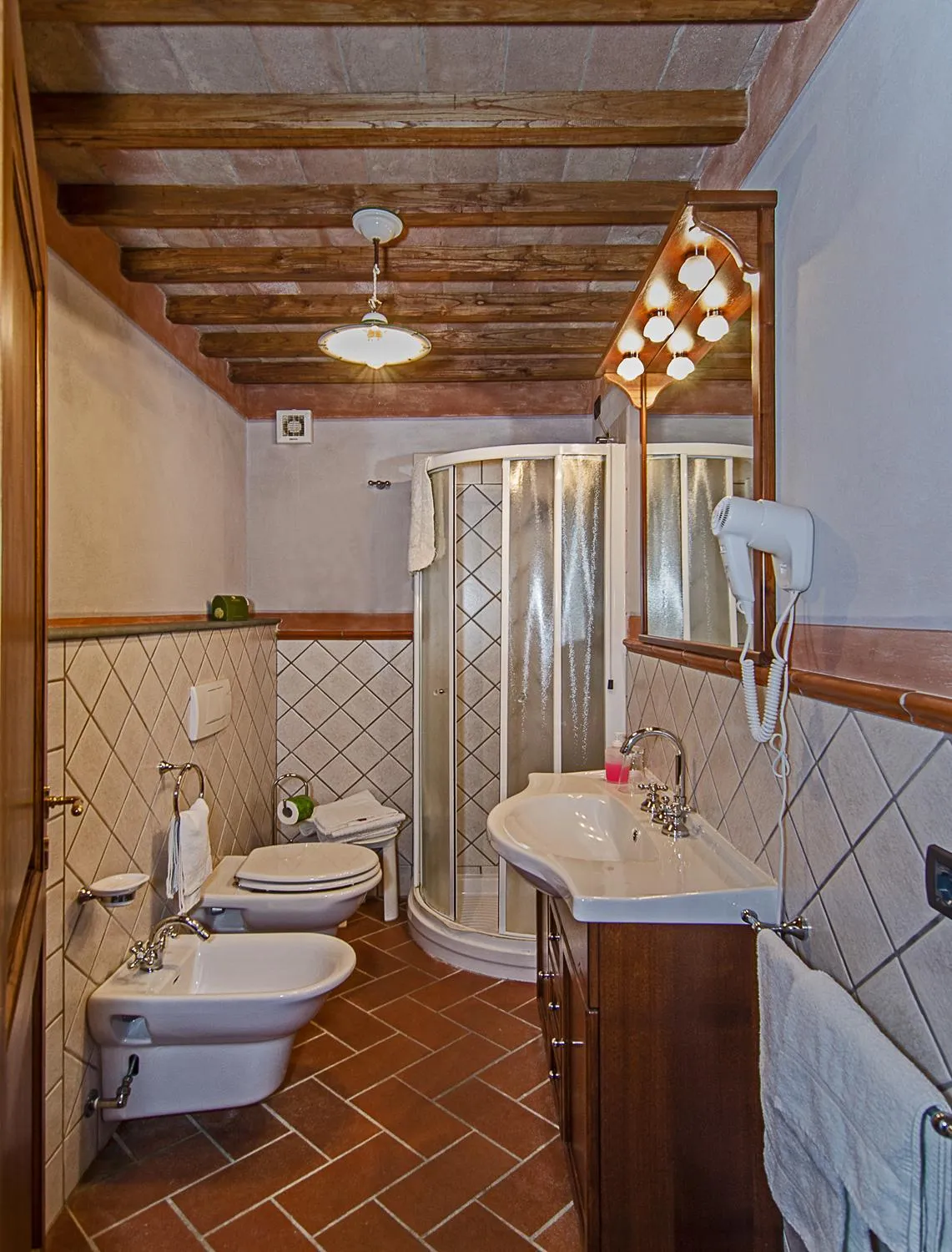 Bathroom in Agriturismo Valliferone