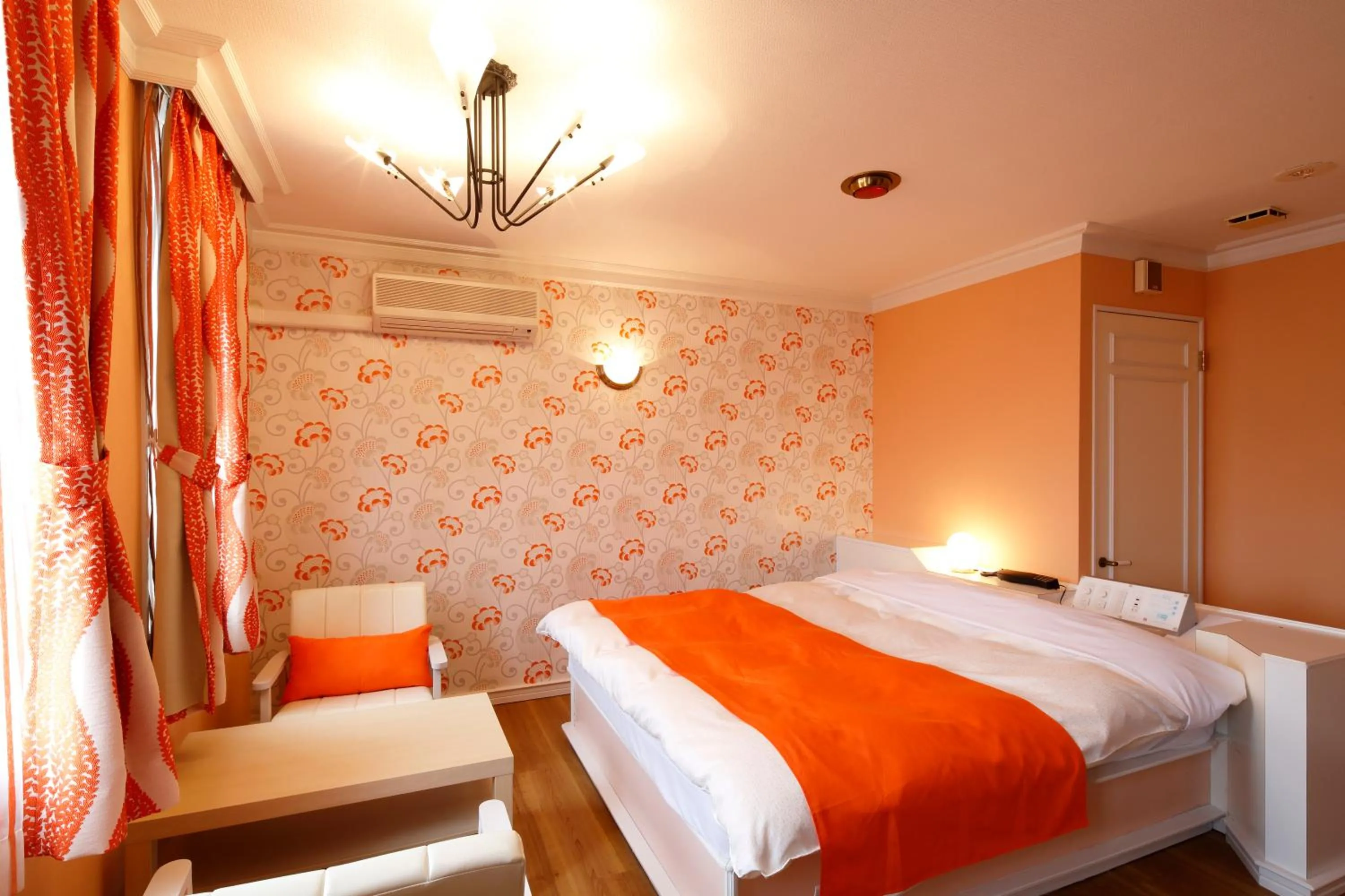 Bed in Hotel Sunset (Adult Only)