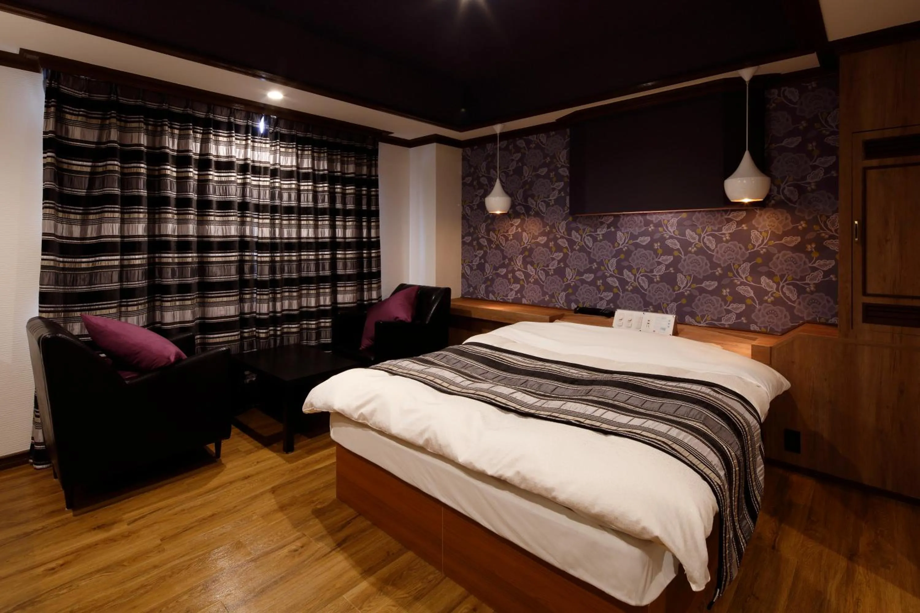 Bed in Hotel Sunset (Adult Only)