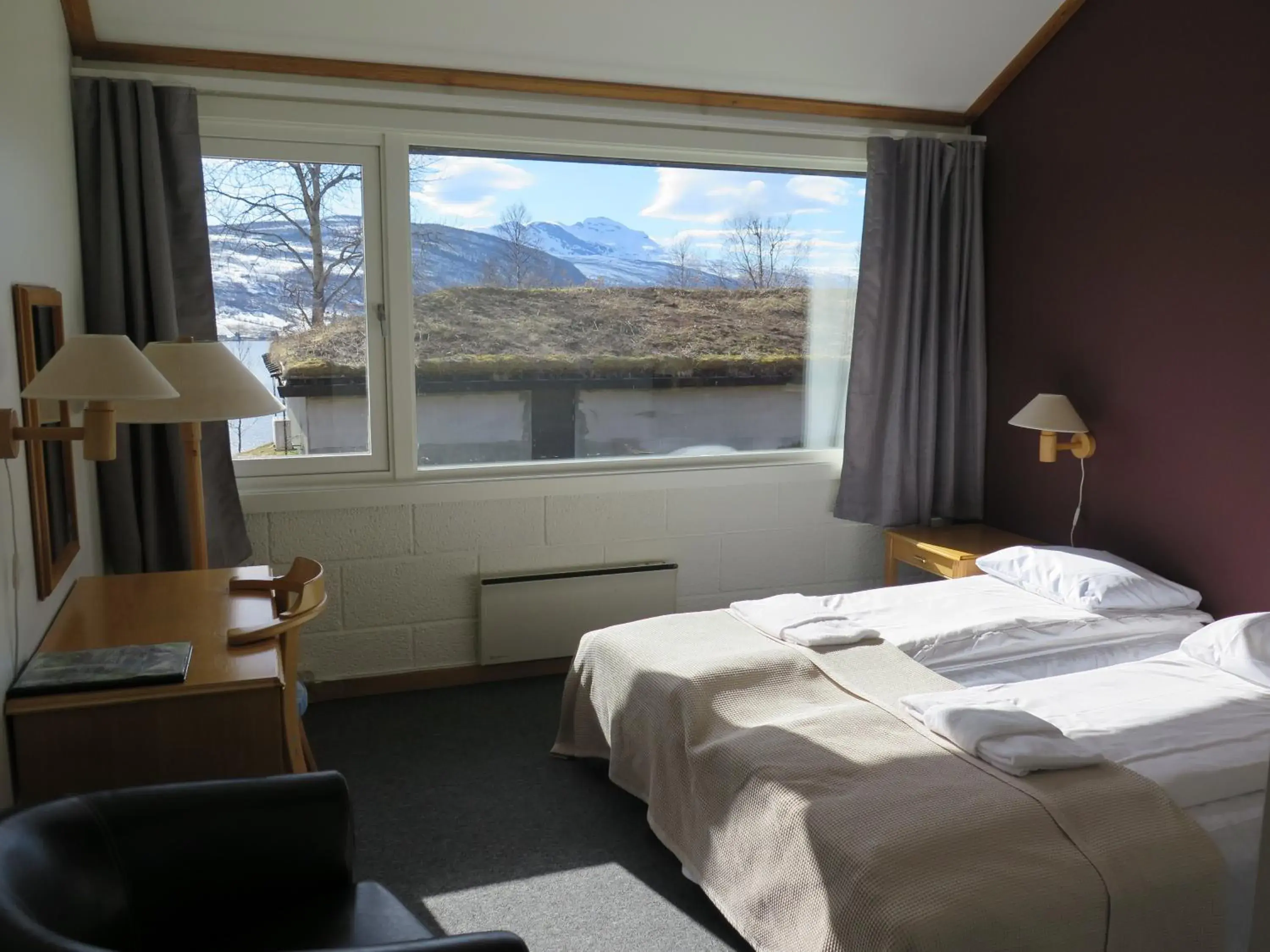 Standard Twin Room with Partial Sea View in Fjellkysten Standard Twin Room with Partial Sea View in Fjellkysten