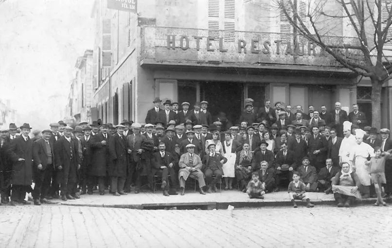 Property building in Logis Hôtel Lafayette Rochefort France