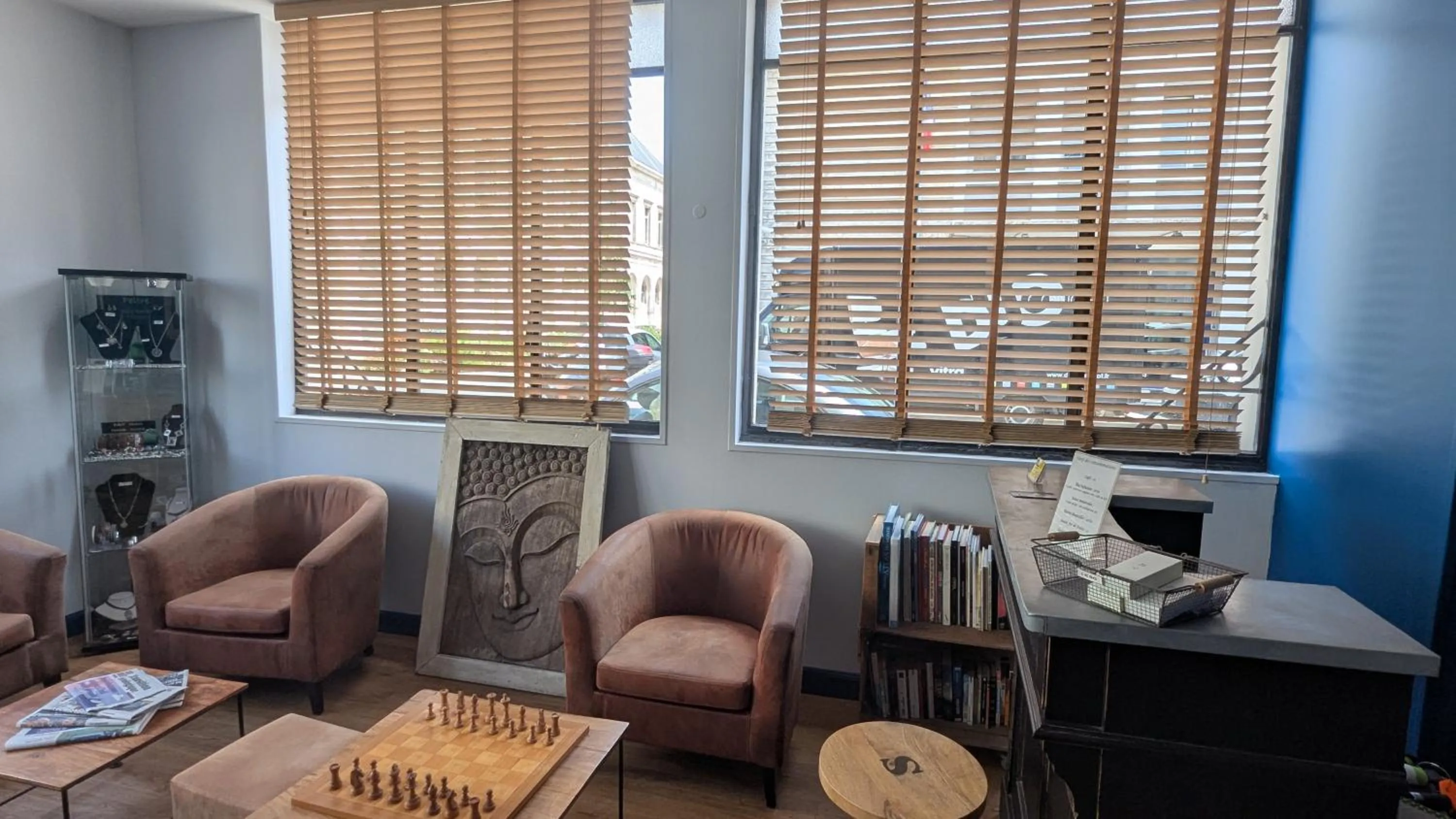 Living room in Logis Hôtel Lafayette Rochefort France