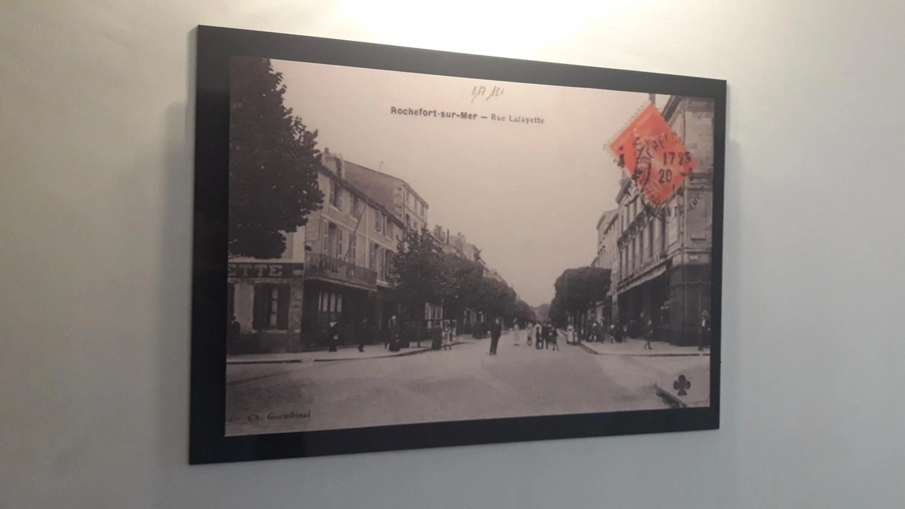 Decorative detail in Logis Hôtel Lafayette Rochefort France