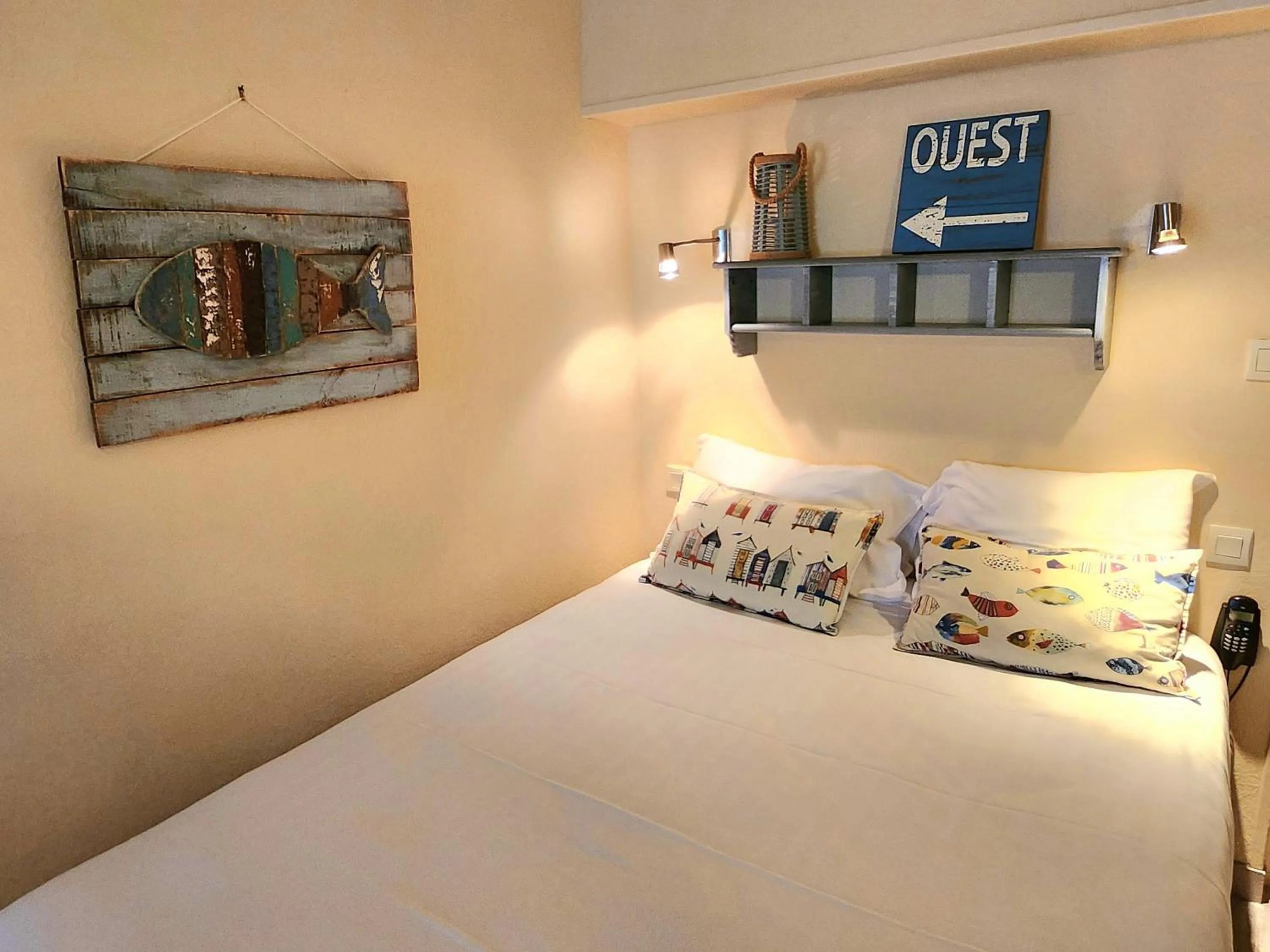 Bed in Logis Hôtel Lafayette Rochefort France