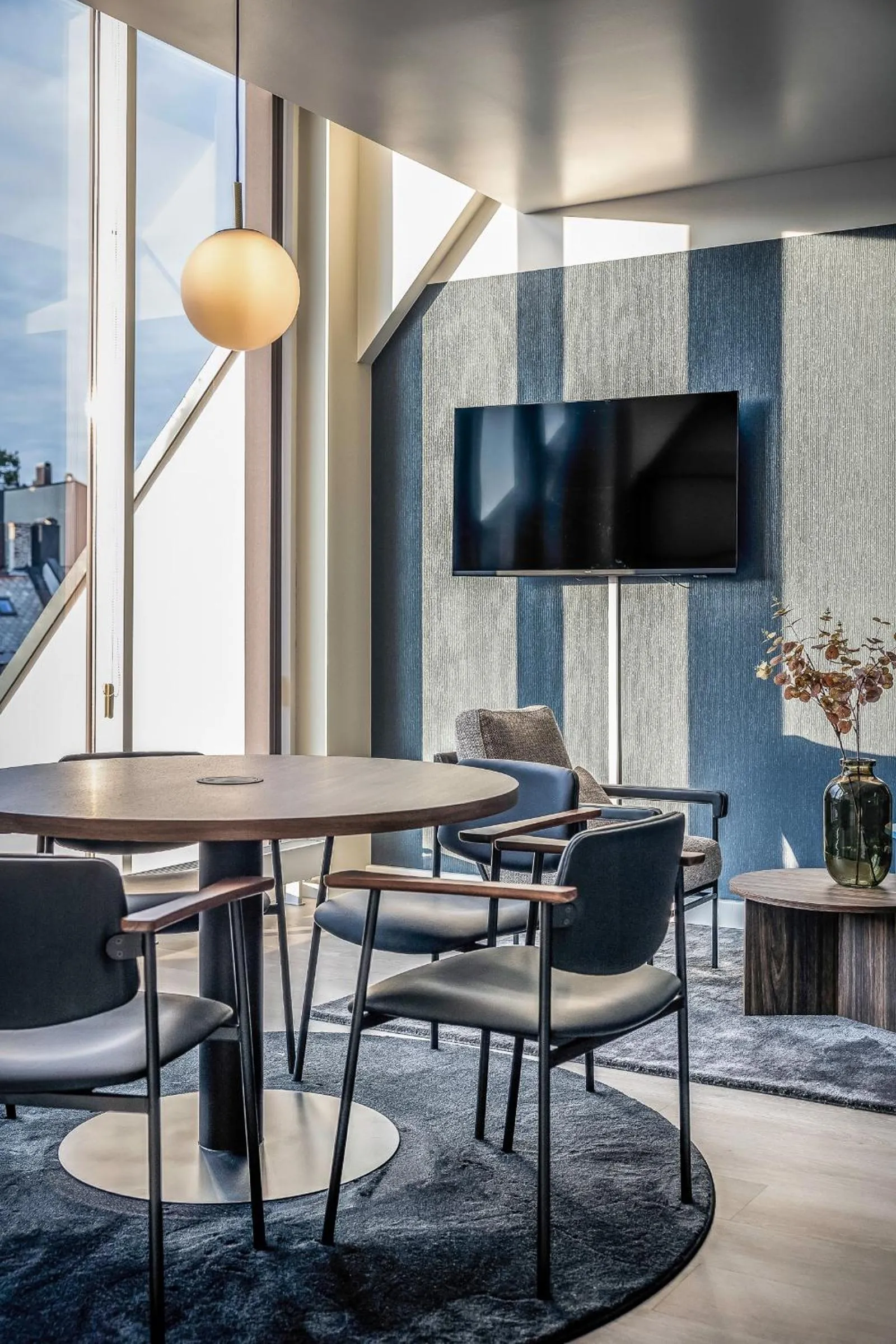 TV and multimedia in Quality Hotel Waterfront