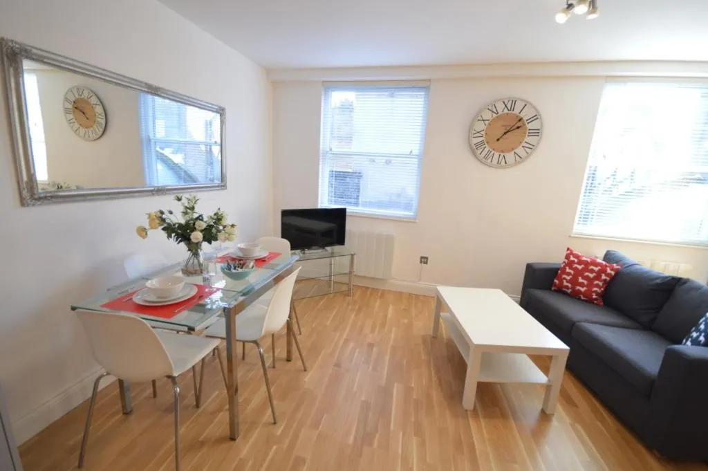 Living room in 3B Soho Studios 3rd floor by Indigo Flats