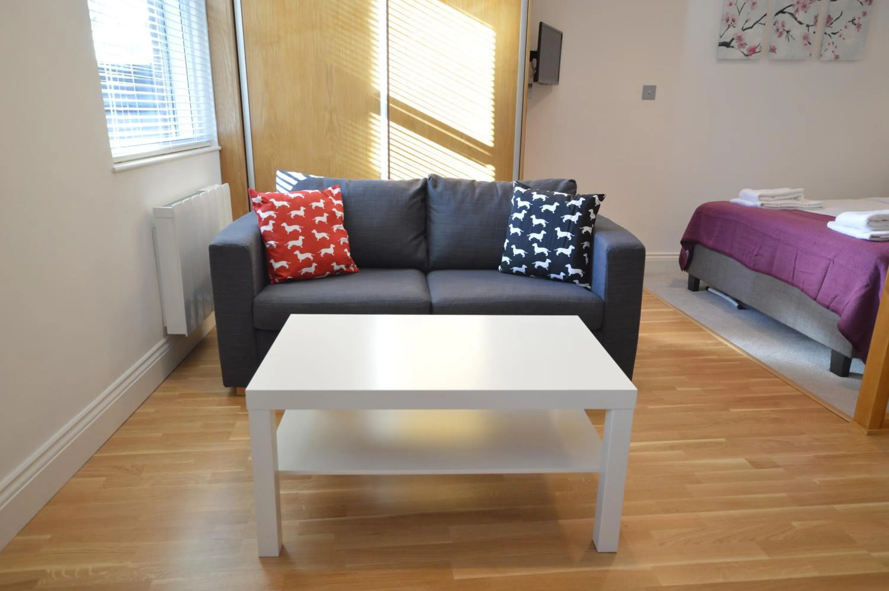 Seating area, Bed in 3B Soho Studios 3rd floor by Indigo Flats