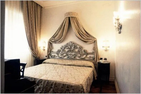 Bed in Hotel Aventino
