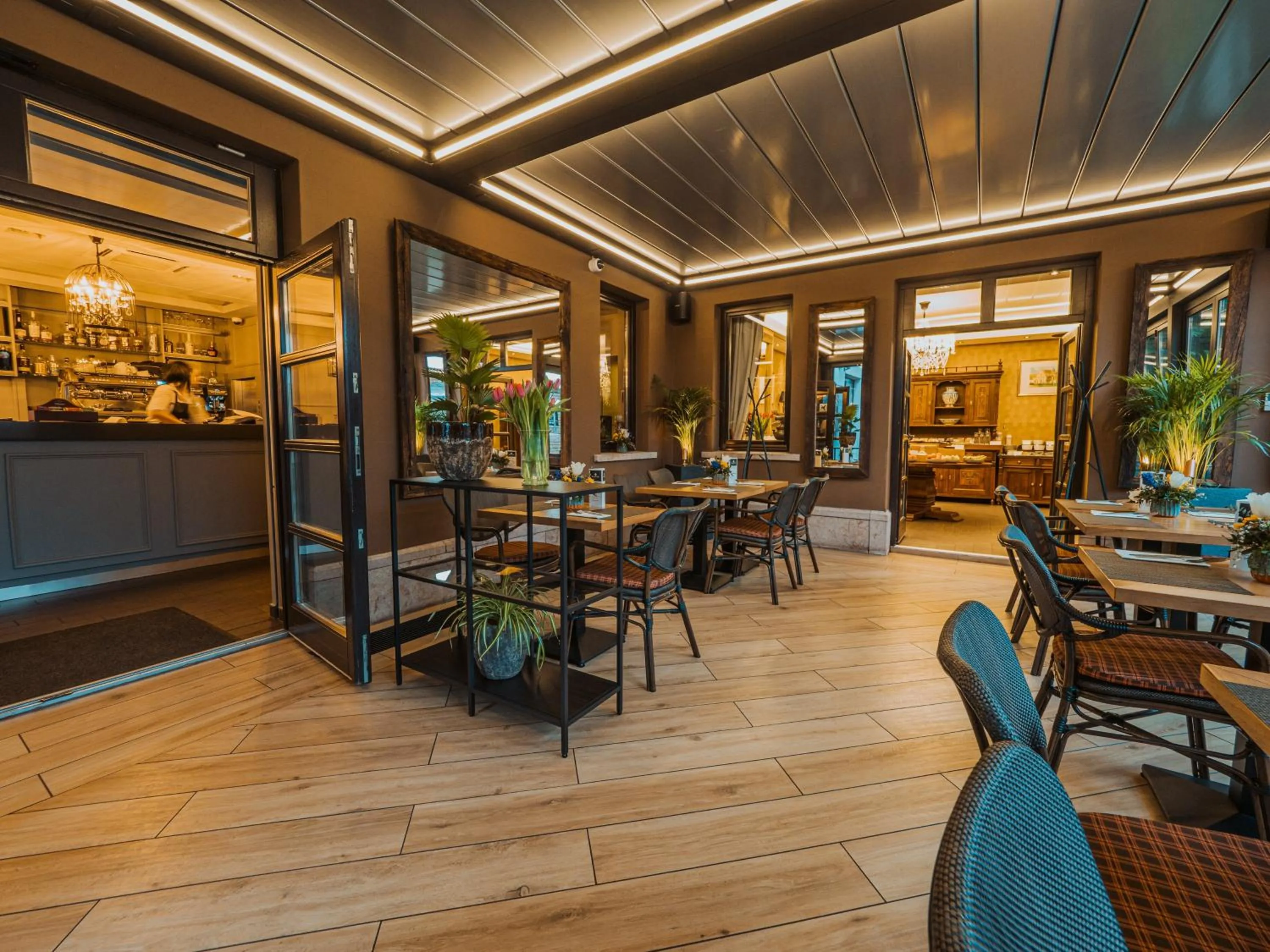 Restaurant/places to eat in Platan Udvarhaz
