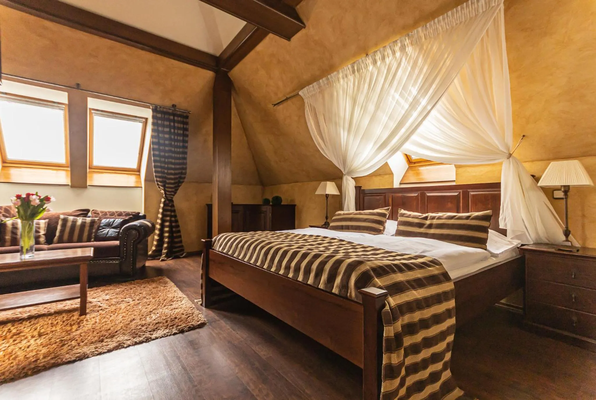 Hotel Octarna - Free On-site Parking