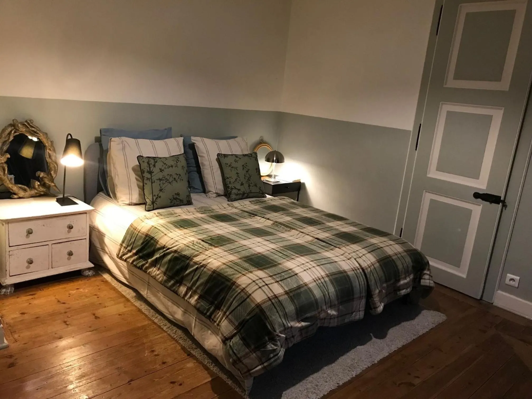 Bed in Le Pigeonnier, maison d'hôtes et Spa