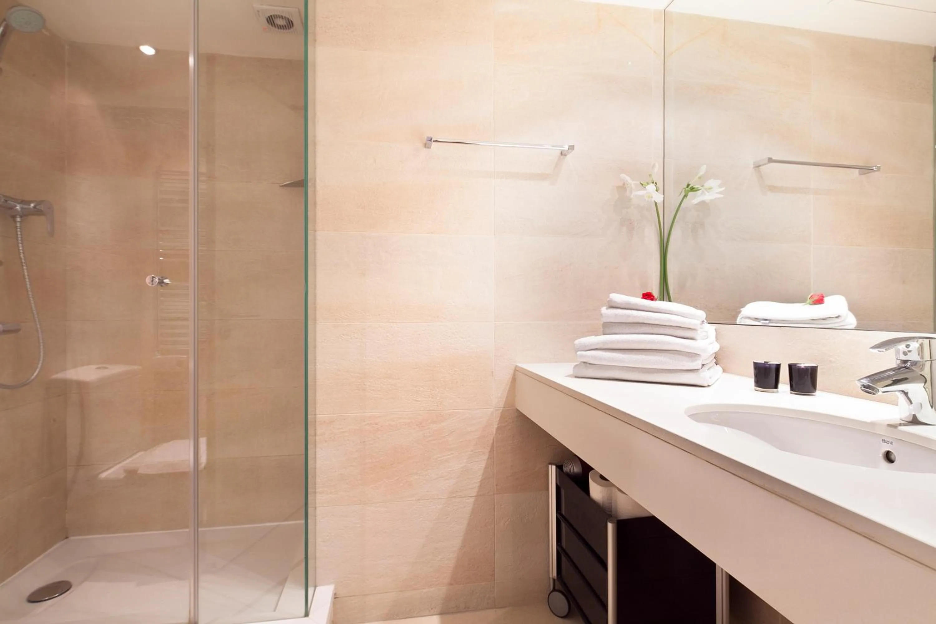 Bathroom in Inside Barcelona Apartments Mercat