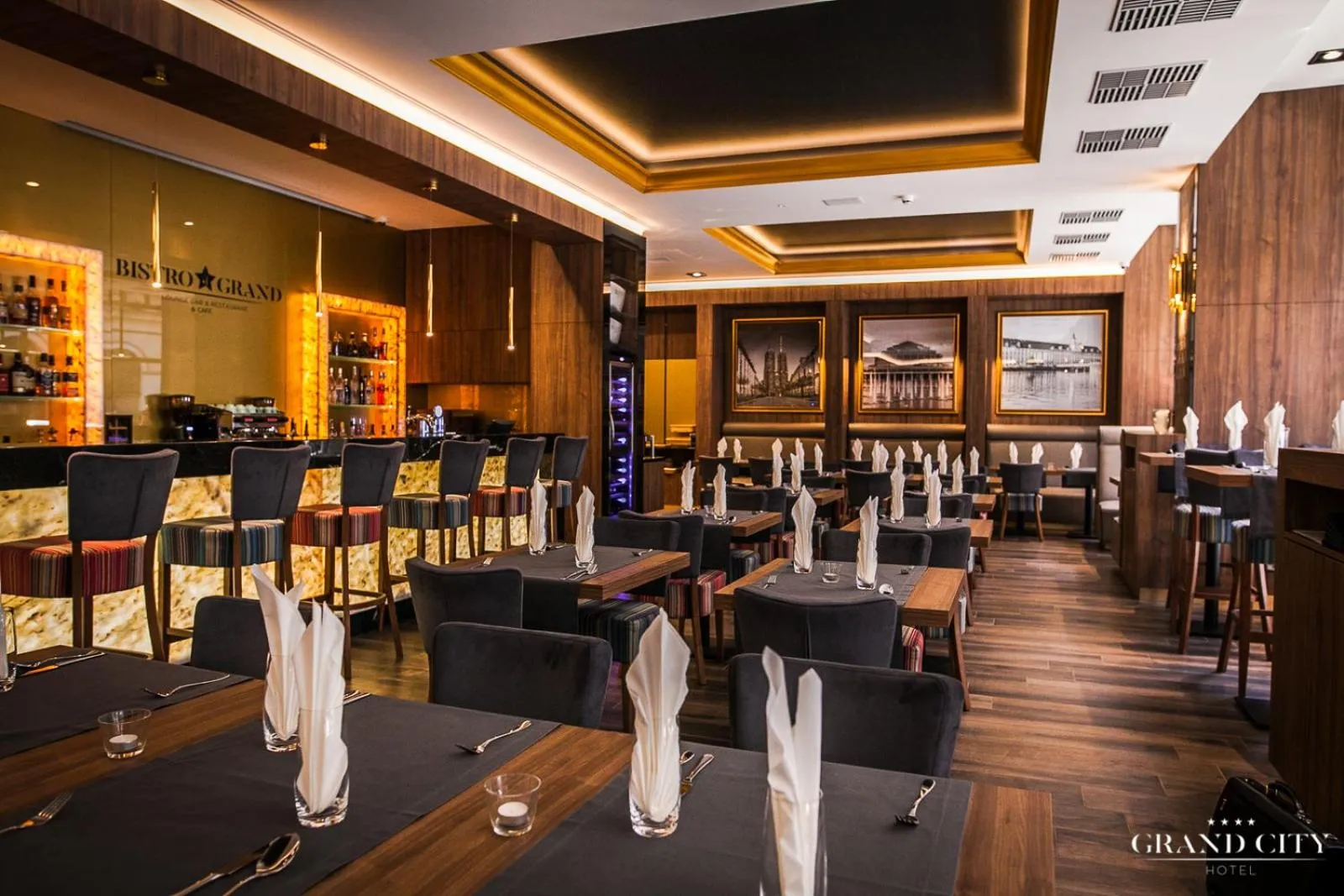 Restaurant/places to eat in Hotel Grand City Wrocław