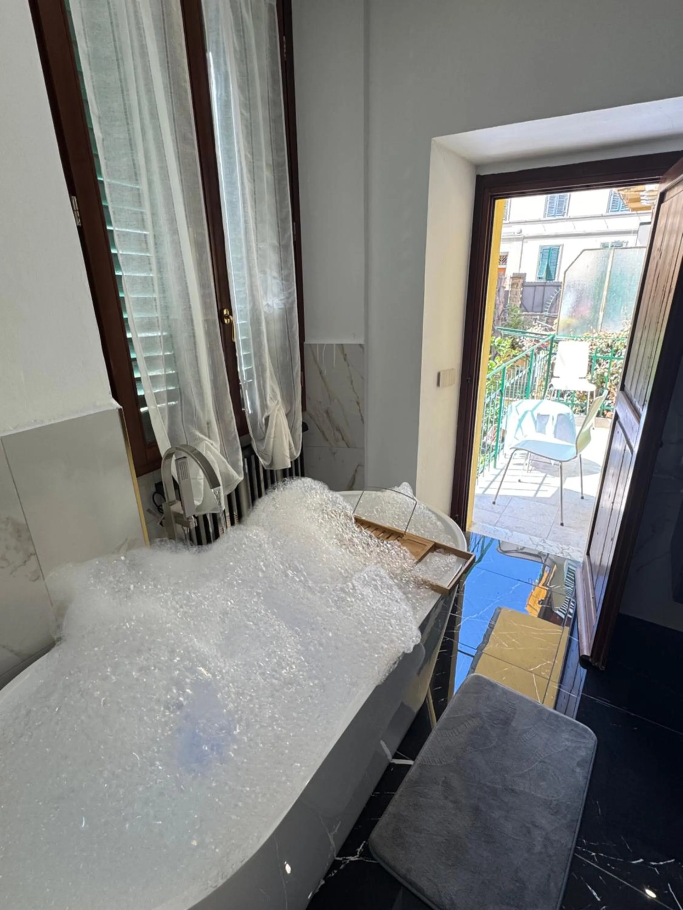 Hot Tub, Bed in Relais Stibbert Florence