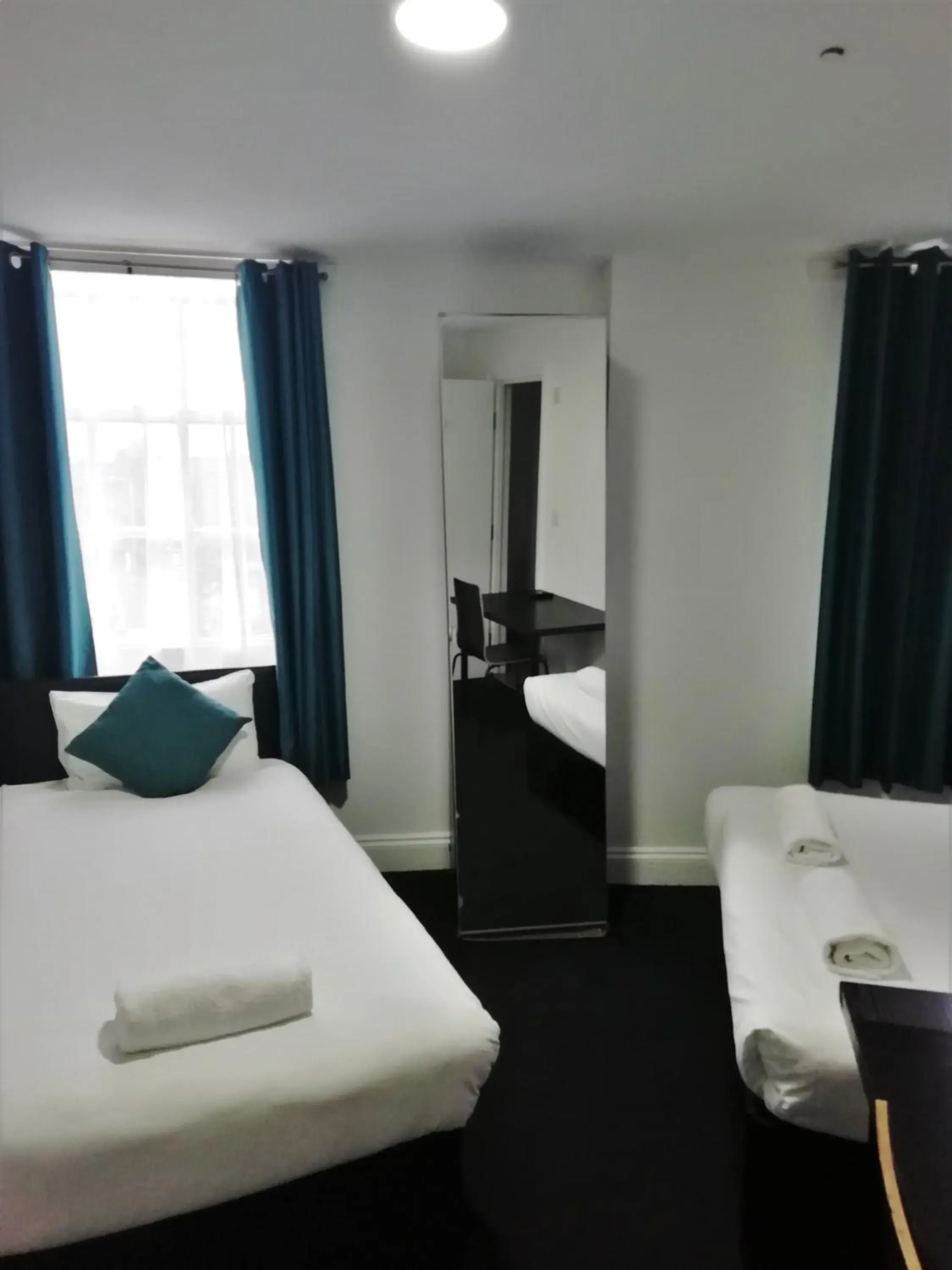 Bed in The Bank Bed in The Bank